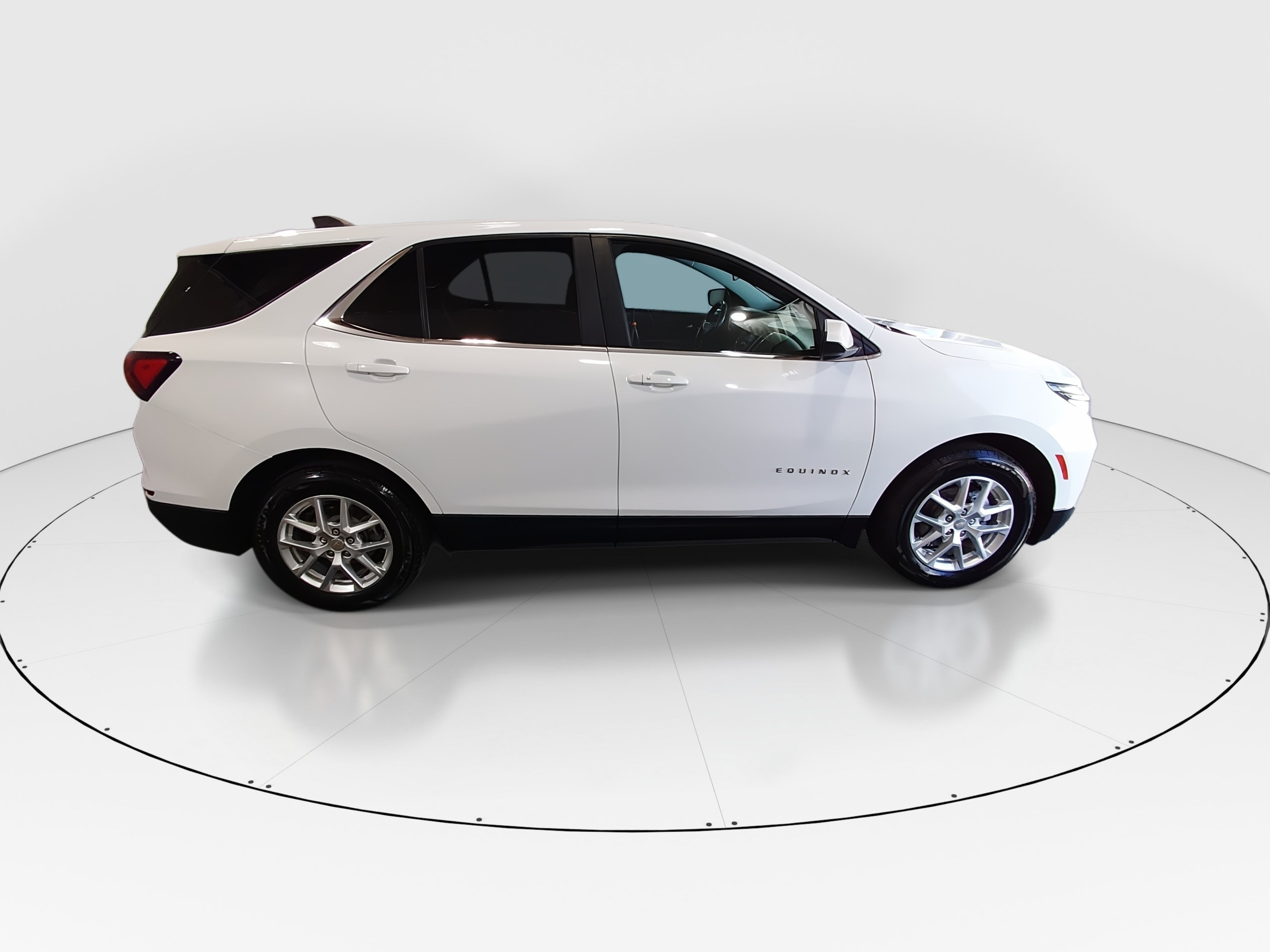 2024 Chevrolet Equinox LT - Photo 8