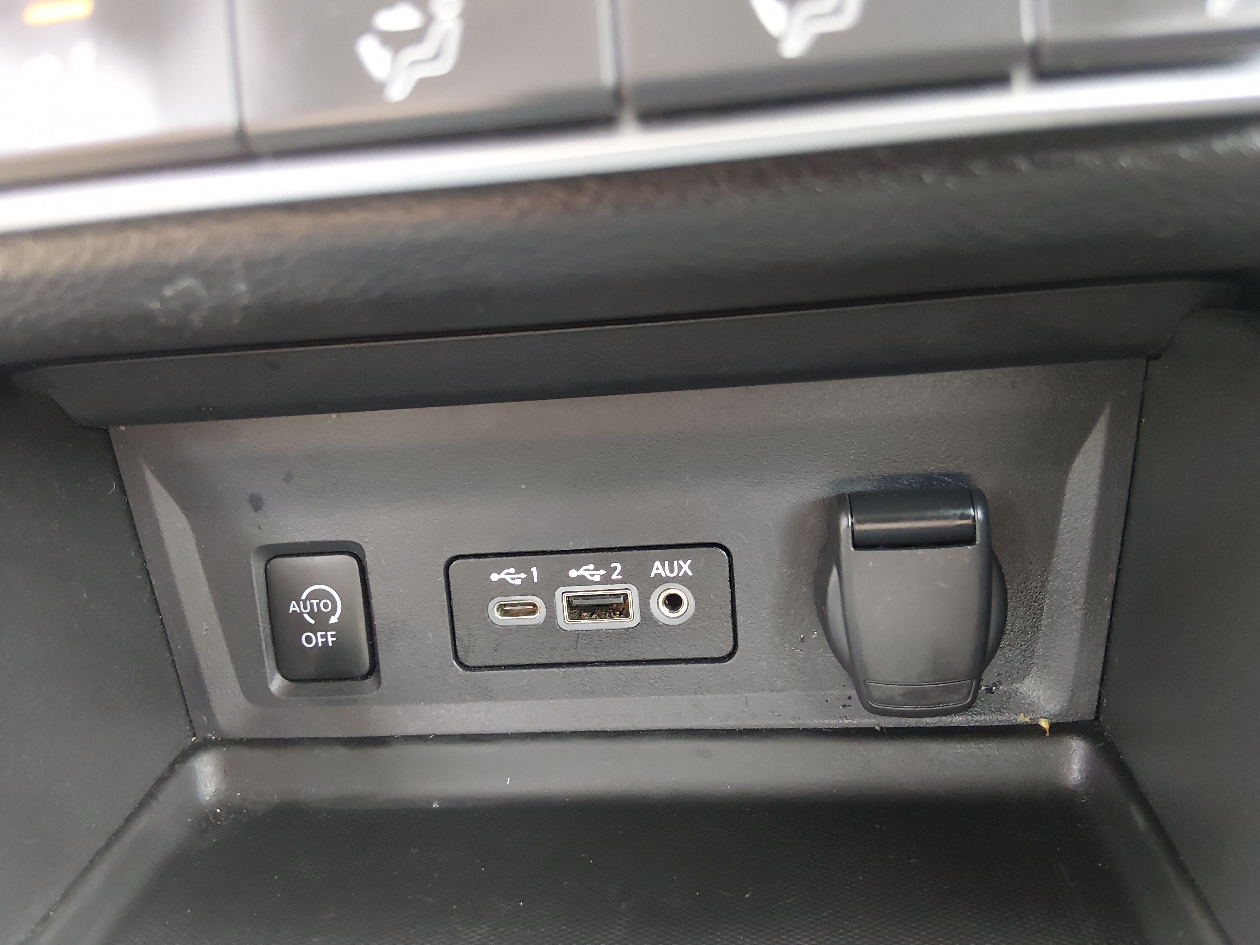 2024 Nissan Sentra SV - Photo 18
