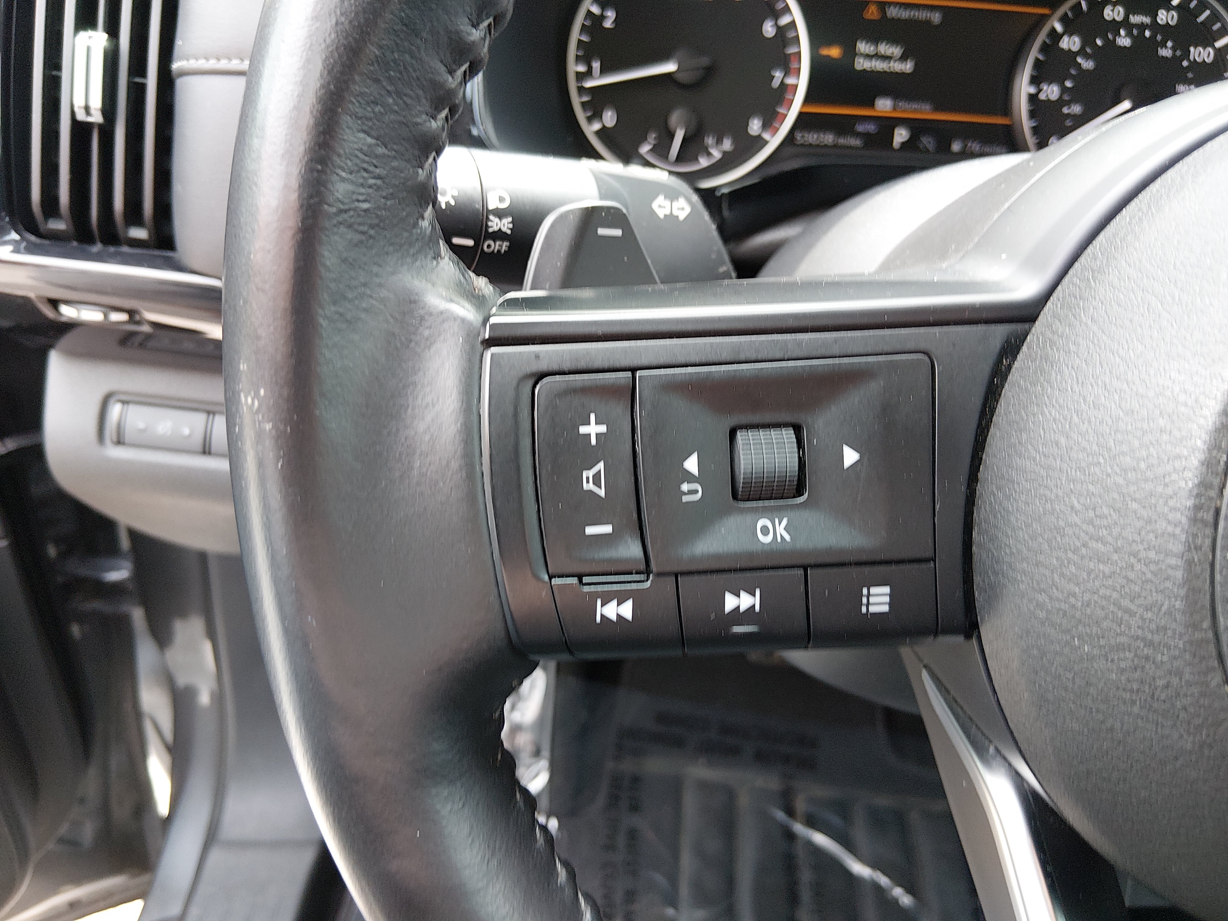 2024 Nissan Pathfinder SV - Photo 12