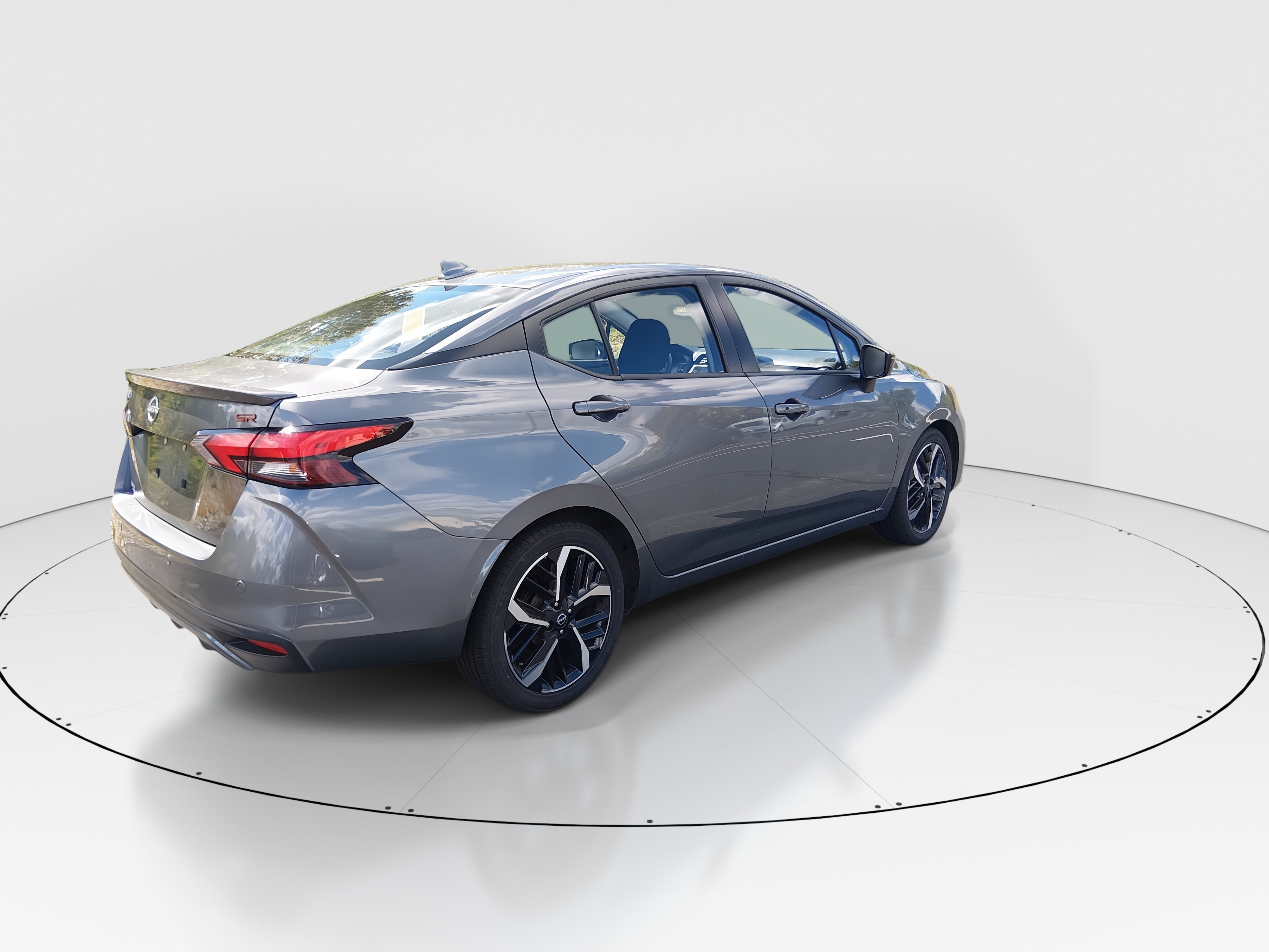 2024 Nissan Versa Sedan SR - Photo 7