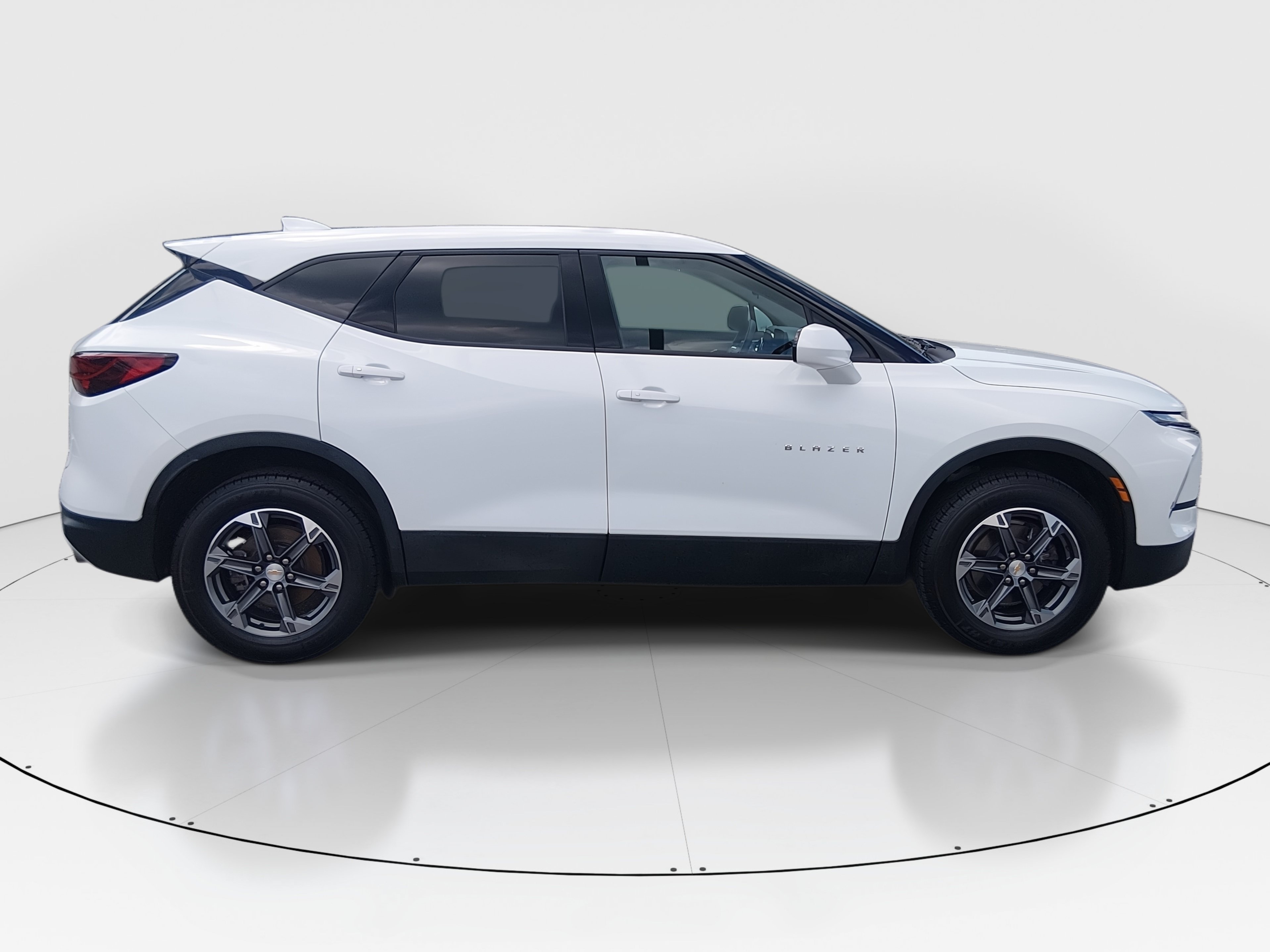 2025 Chevrolet Blazer 2LT - Photo 8