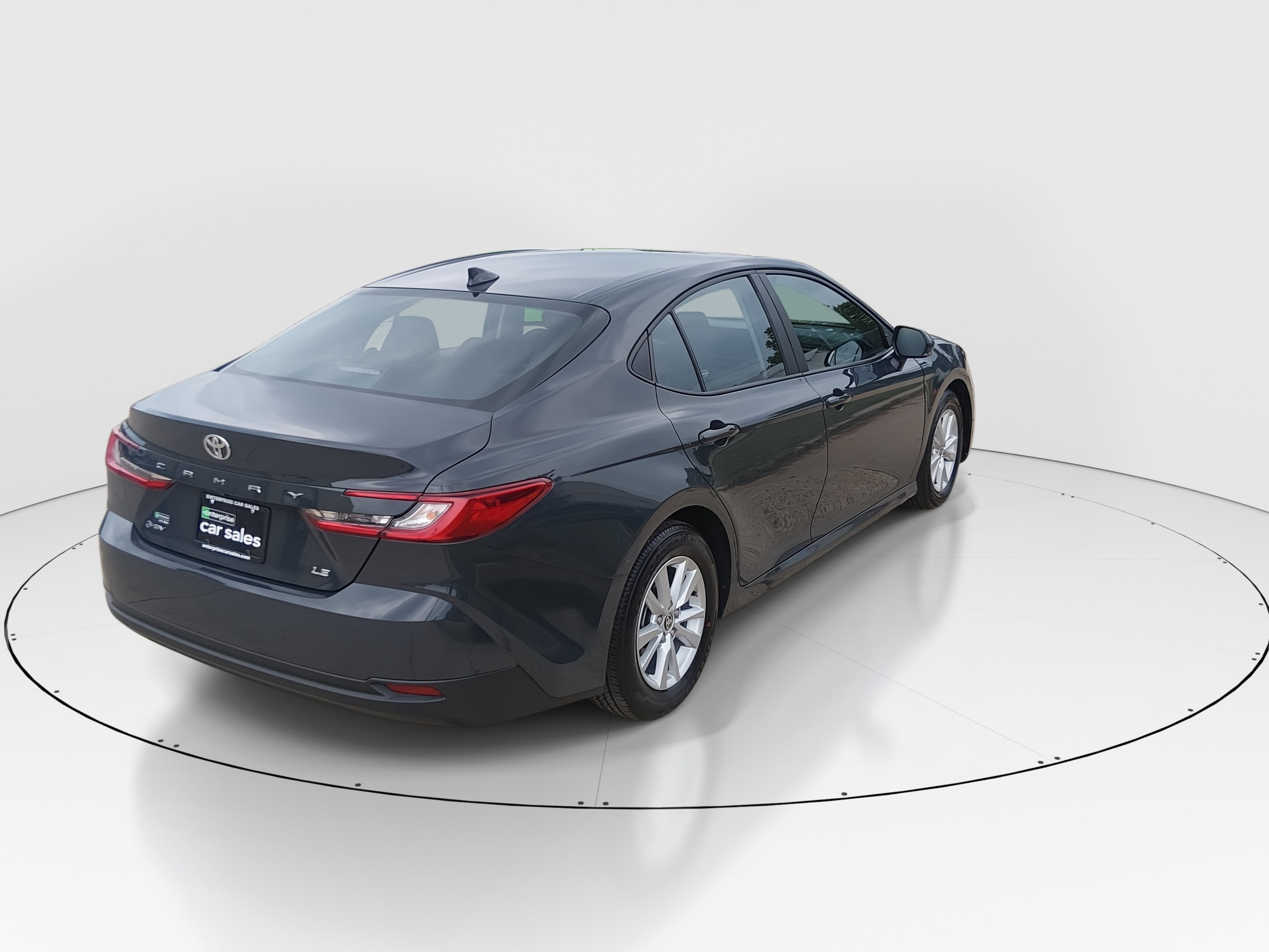 2025 Toyota Camry LE - Photo 7