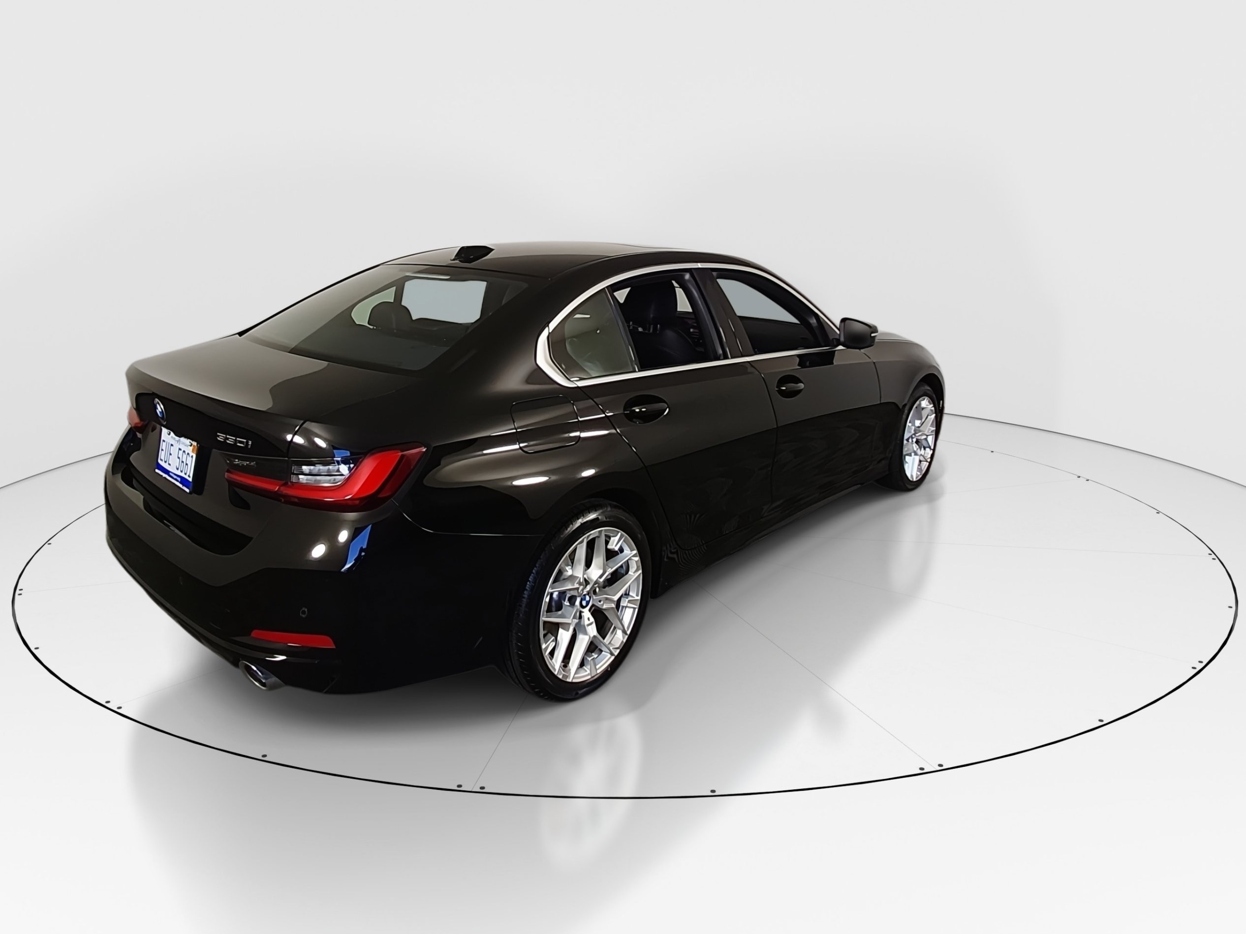 2025 BMW 3 Series 330i - Photo 7