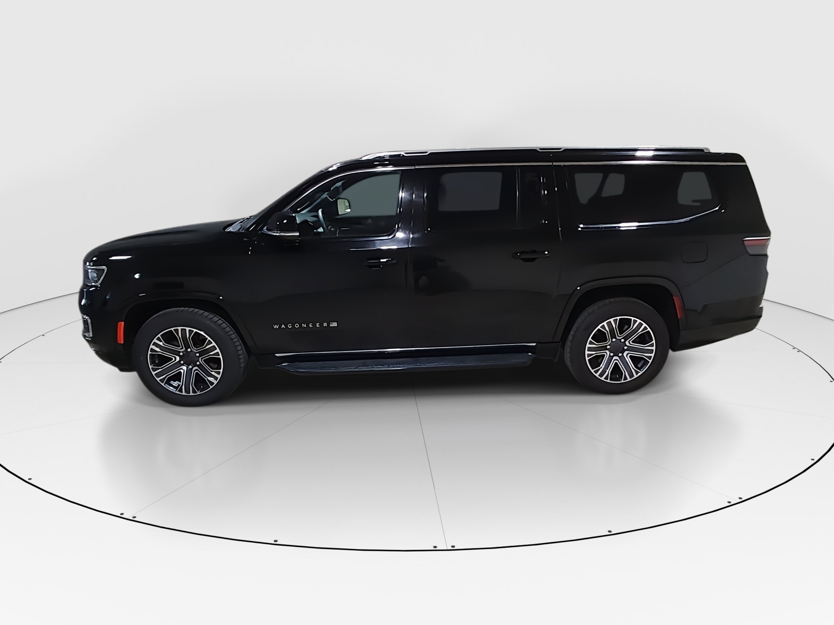 2024 Jeep Wagoneer L Series II - Photo 4