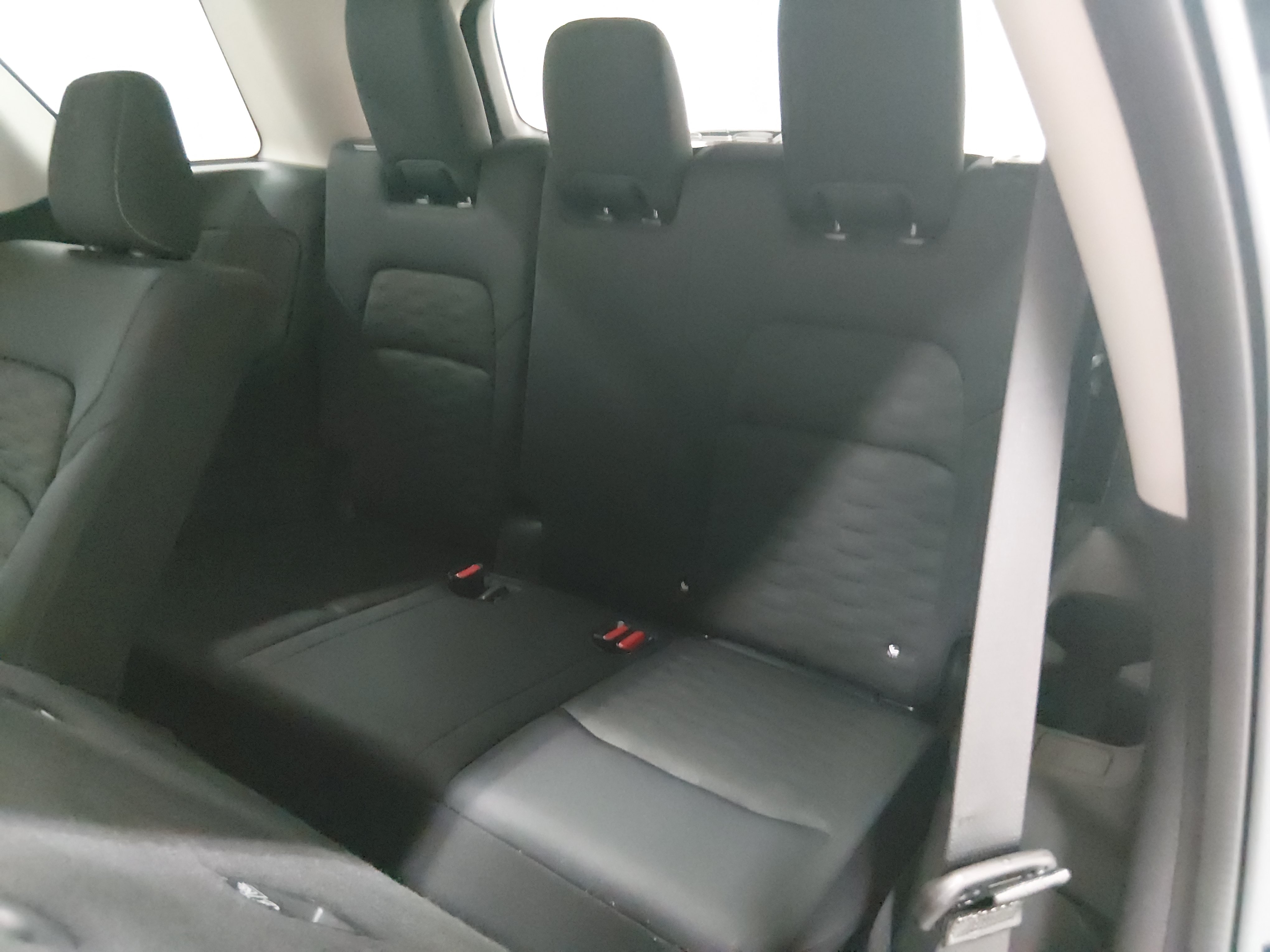 2025 Nissan Pathfinder SV - Photo 17