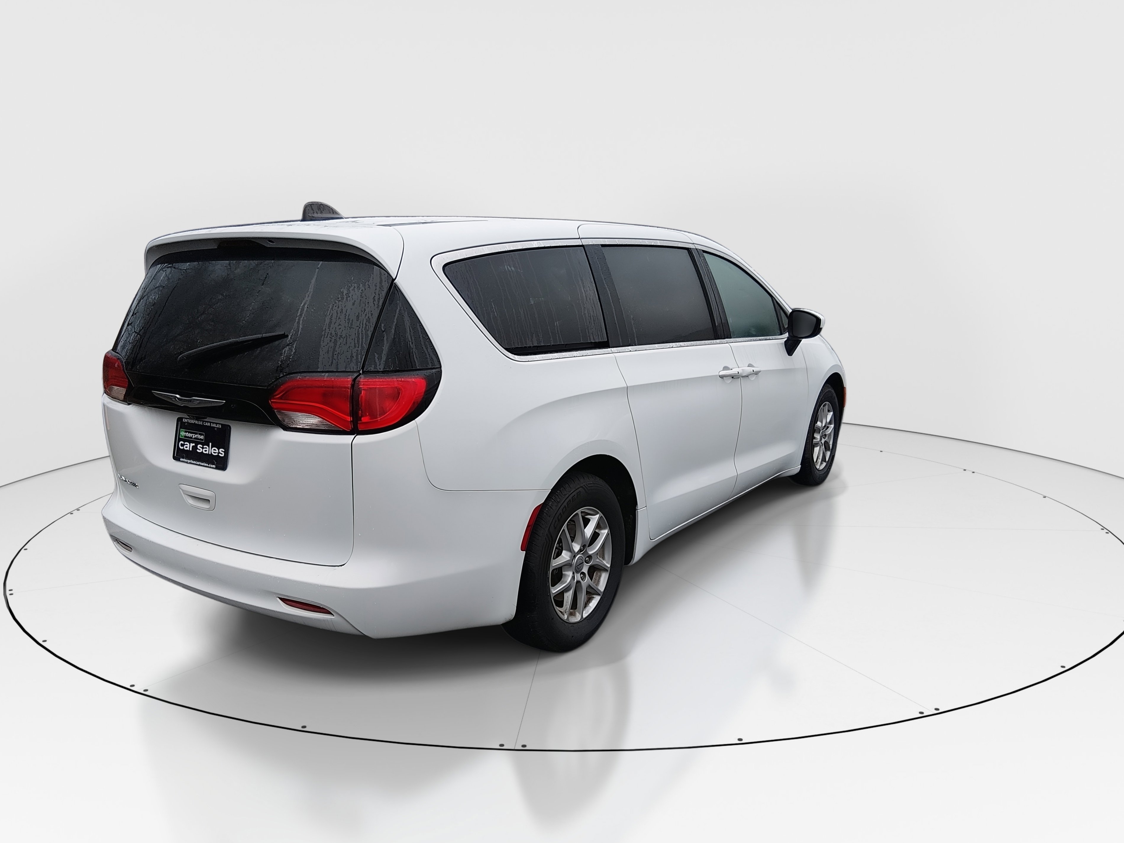 2023 Chrysler Voyager LX - Photo 7