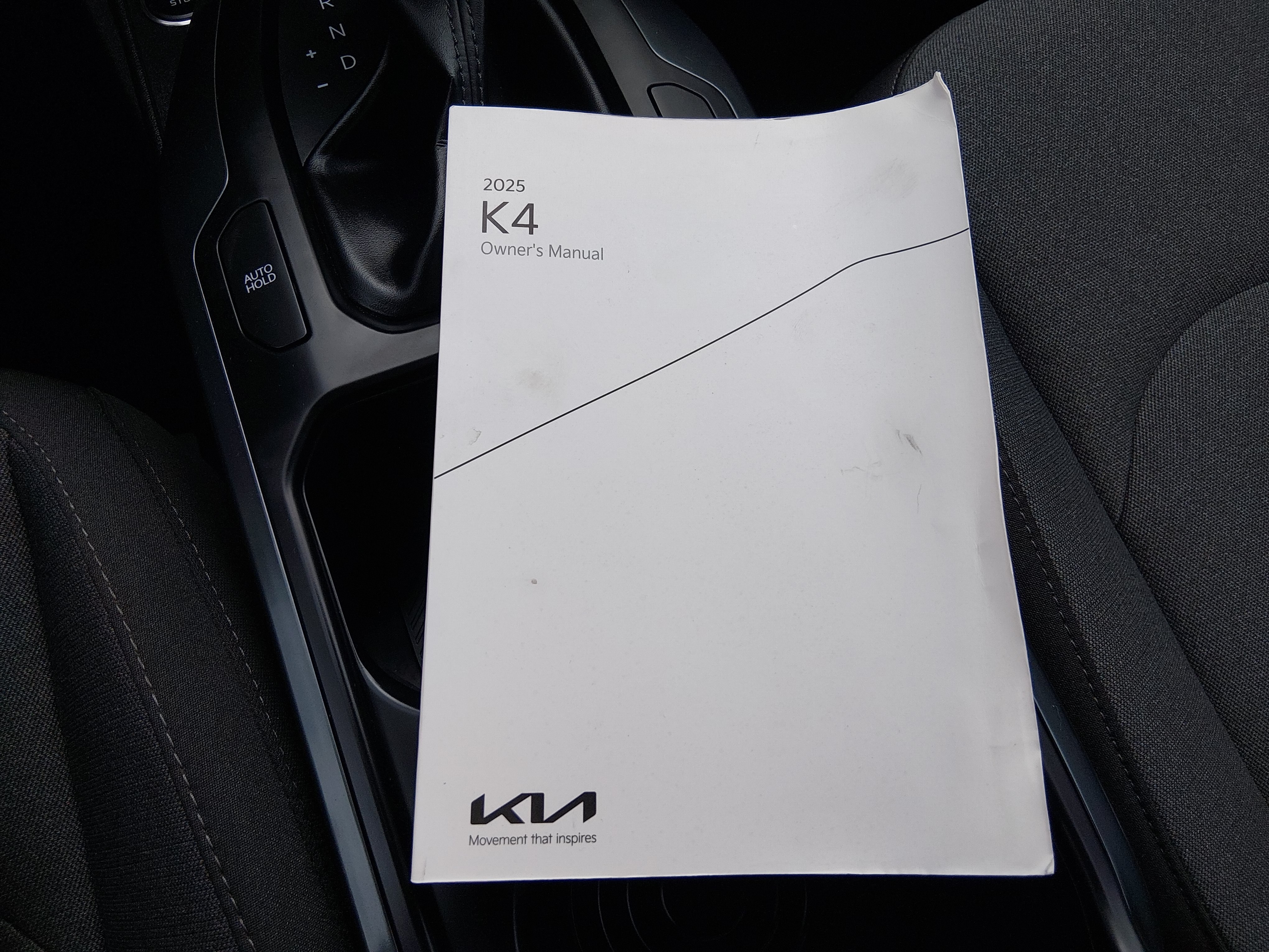 2025 Kia K4 LXS - Photo 19