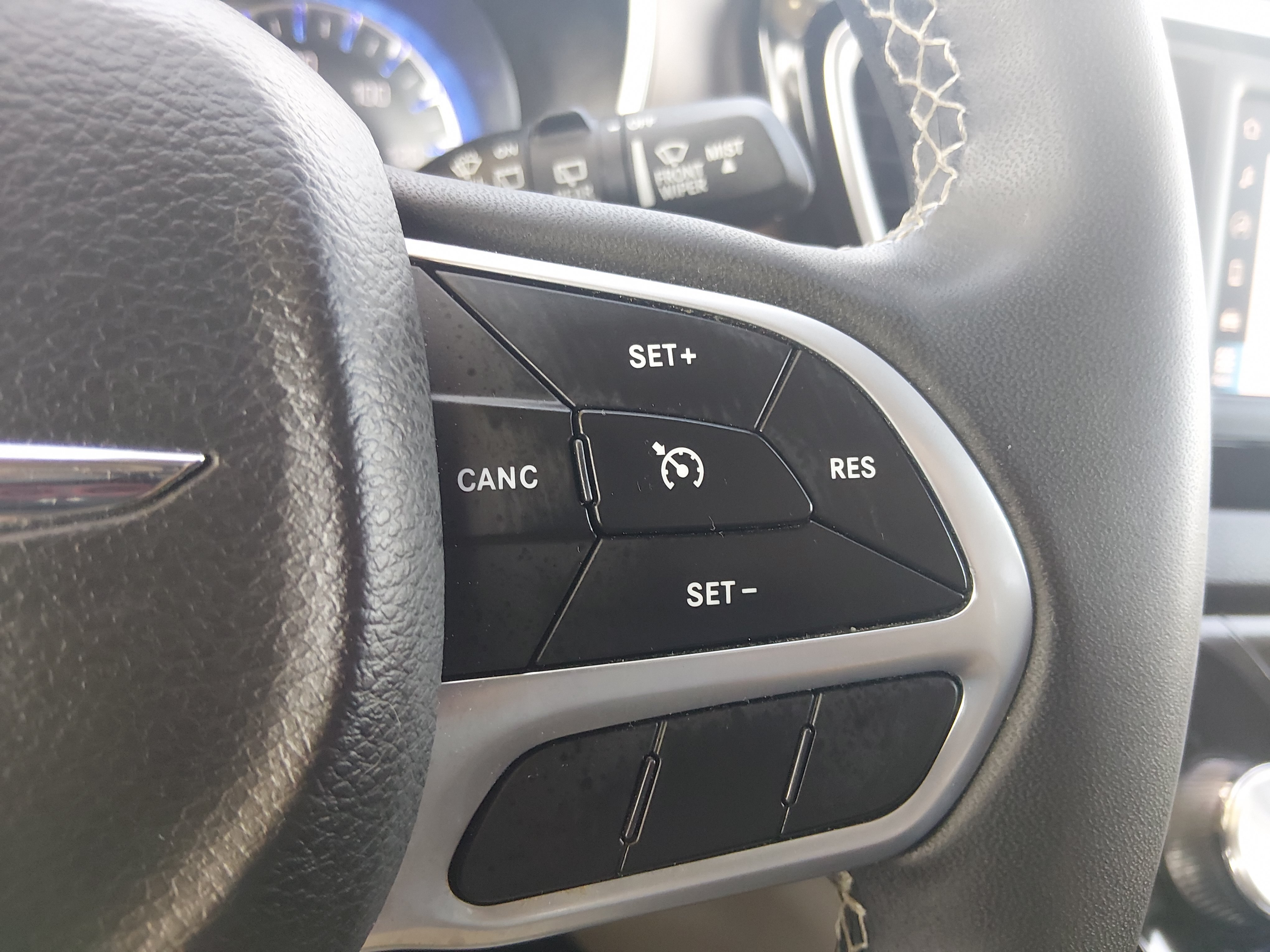 2023 Chrysler Voyager LX - Photo 12