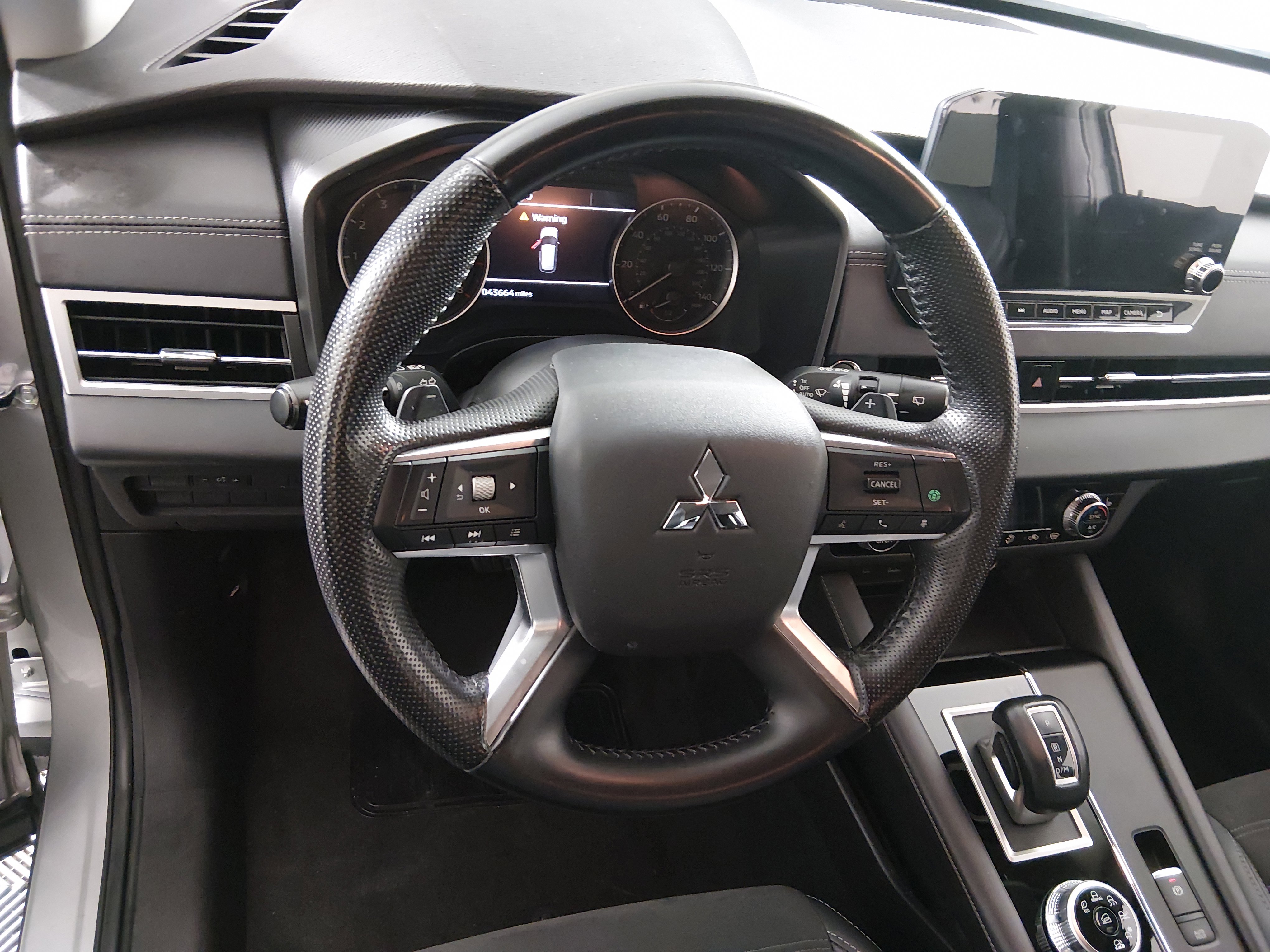 2024 Mitsubishi Outlander SE - Photo 12