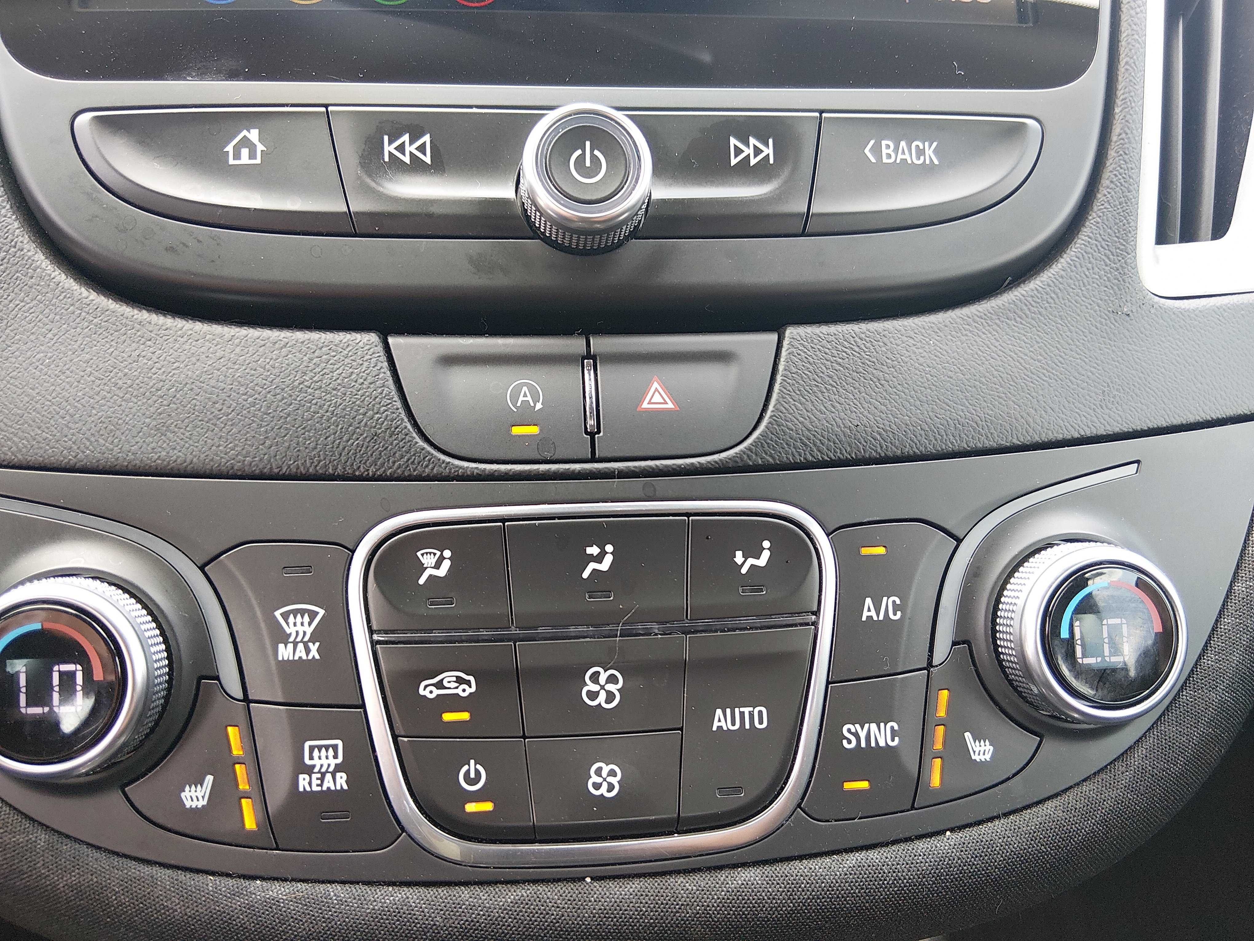 2025 Chevrolet Malibu 1LT - Photo 18
