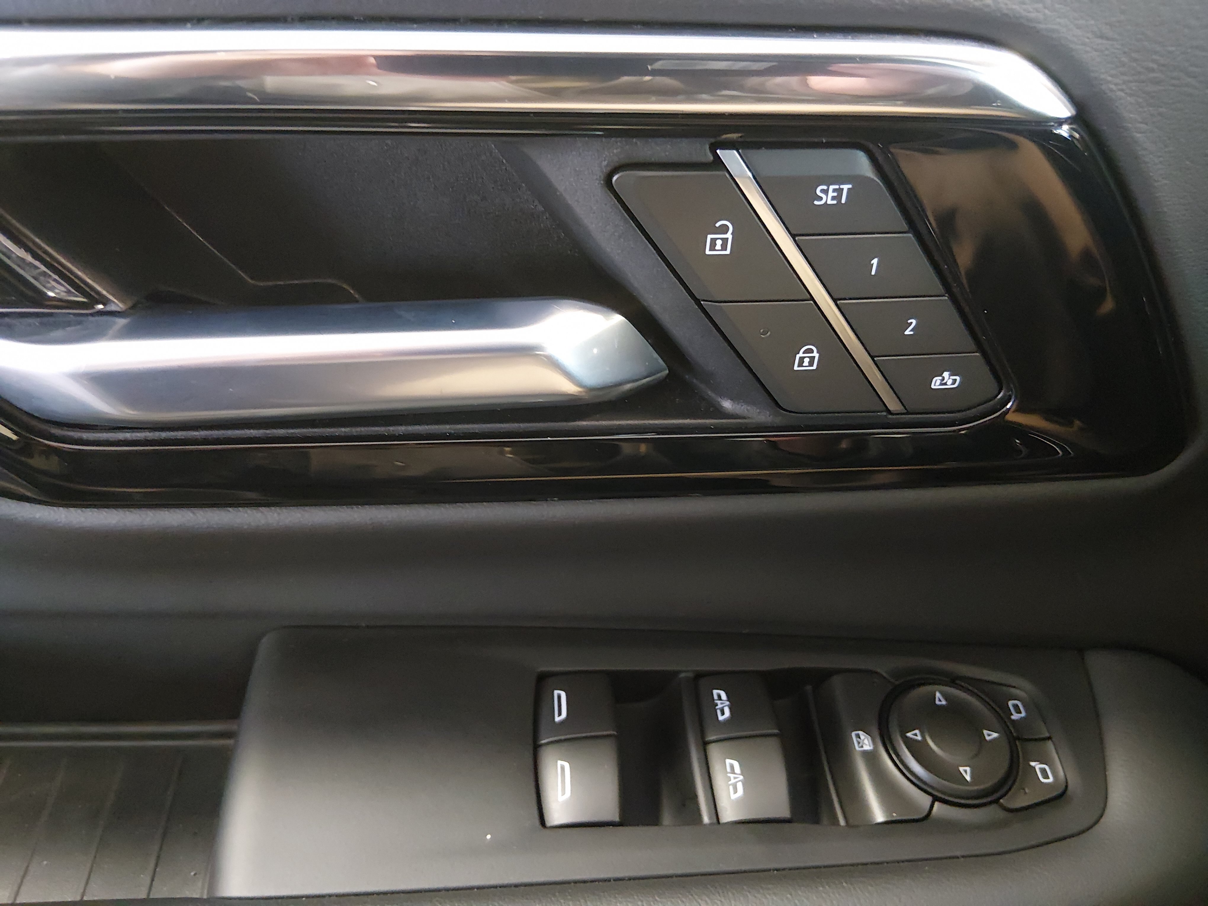 2025 Chevrolet Suburban Z71 - Photo 21