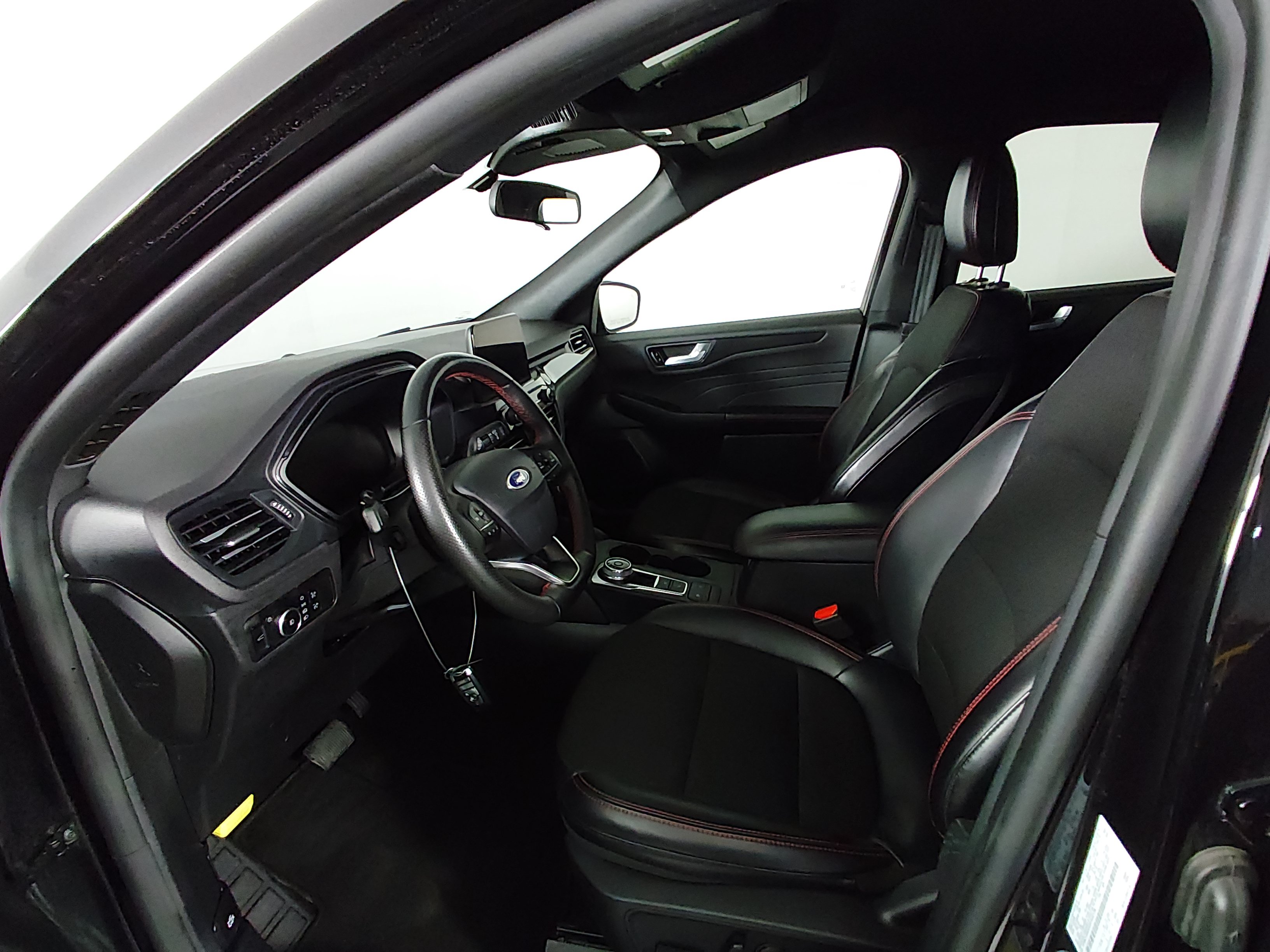 2025 Ford Escape ST-Line Select - Photo 19