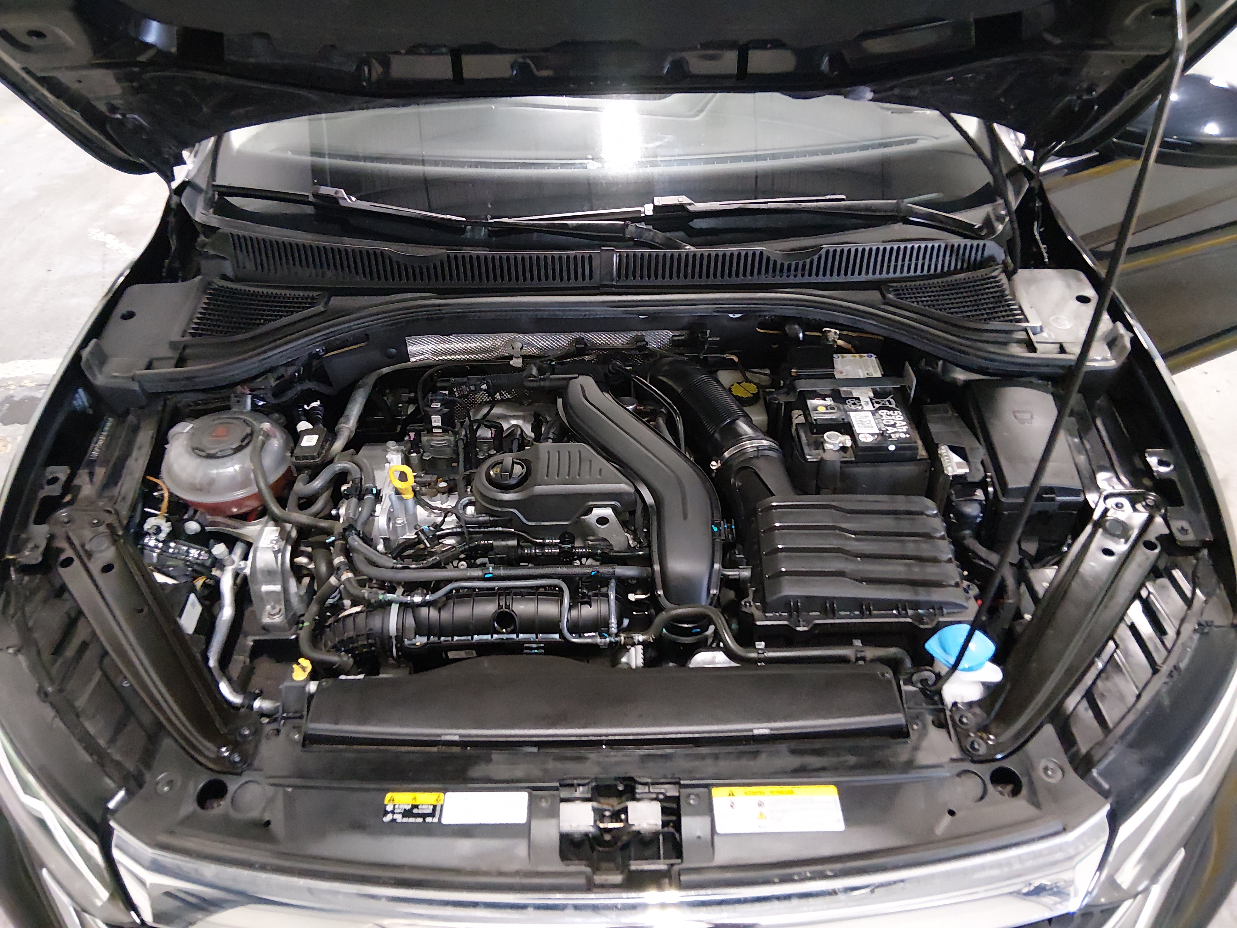 2024 Volkswagen Jetta SE - Photo 9