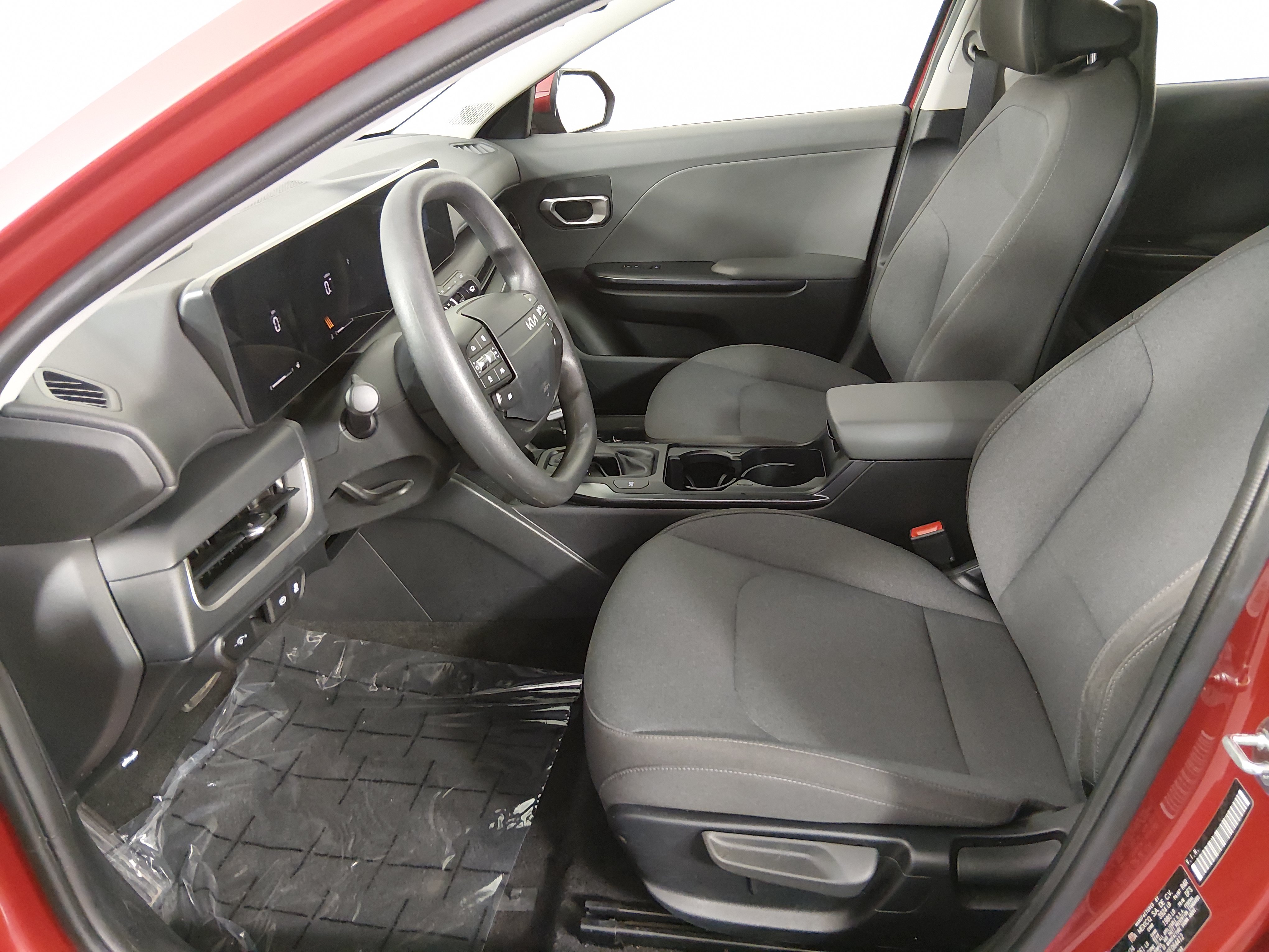 2025 Kia K4 LXS - Photo 19