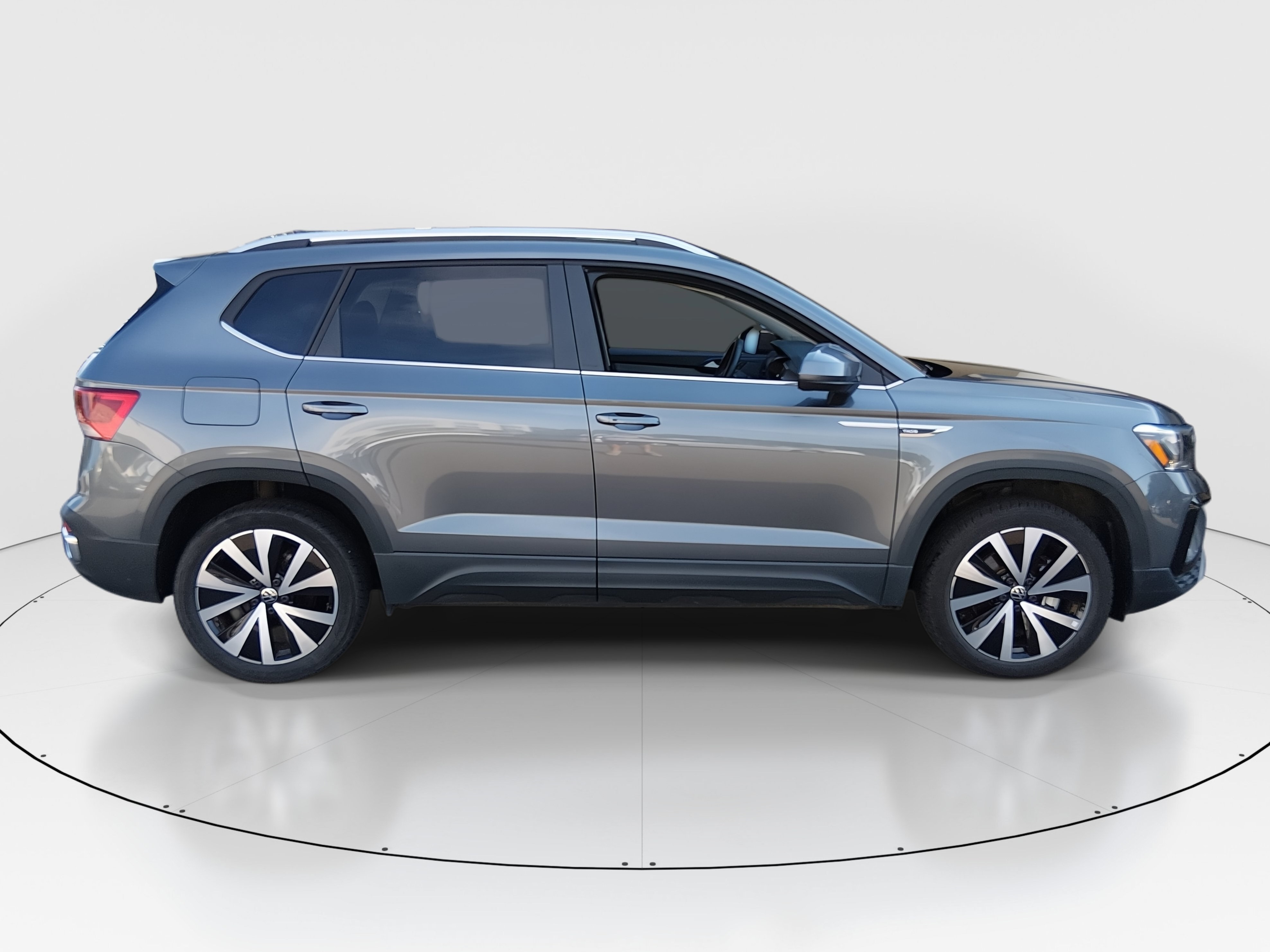 2024 Volkswagen Taos SE - Photo 8