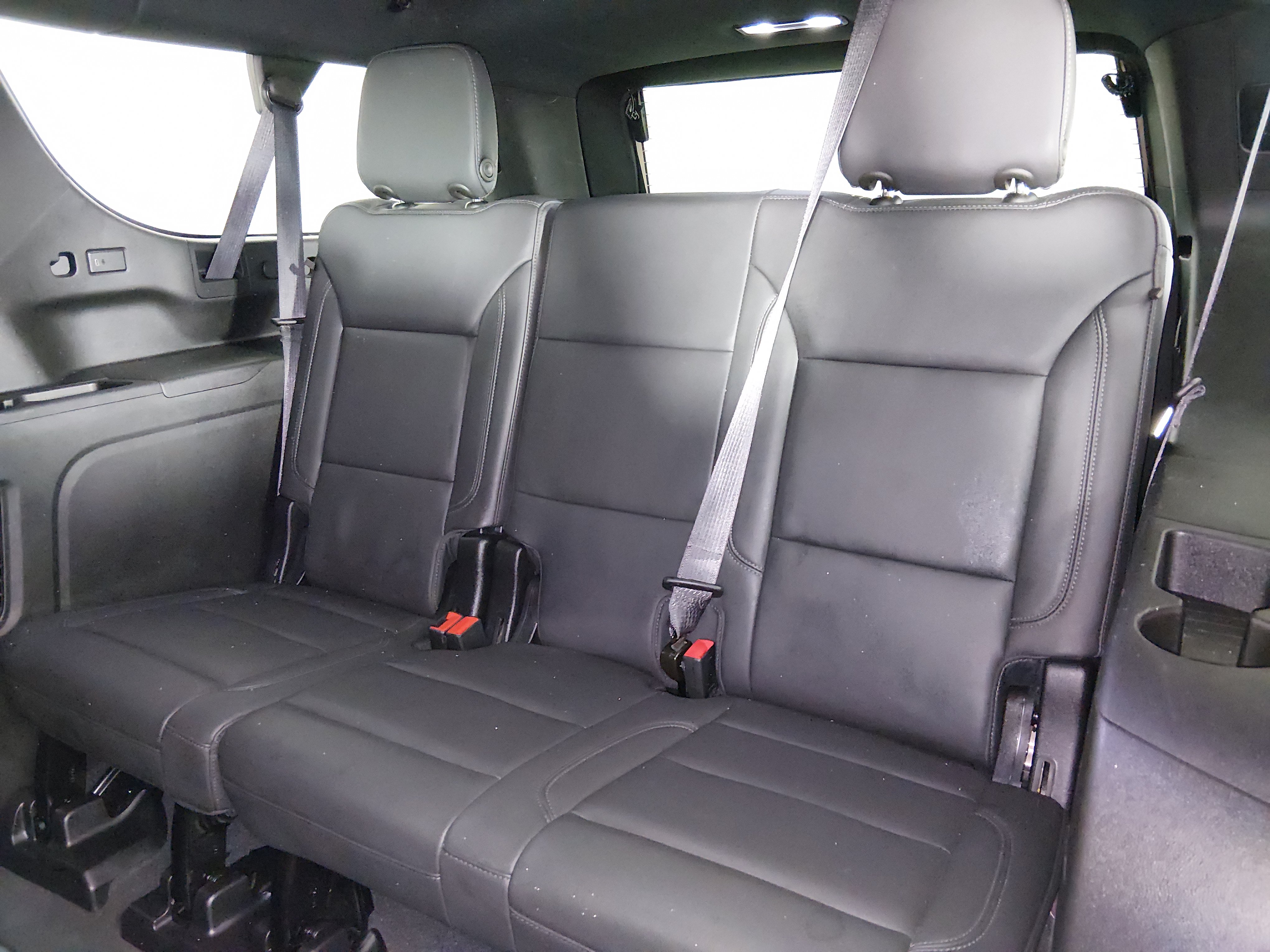 2024 Chevrolet Suburban LT - Photo 17