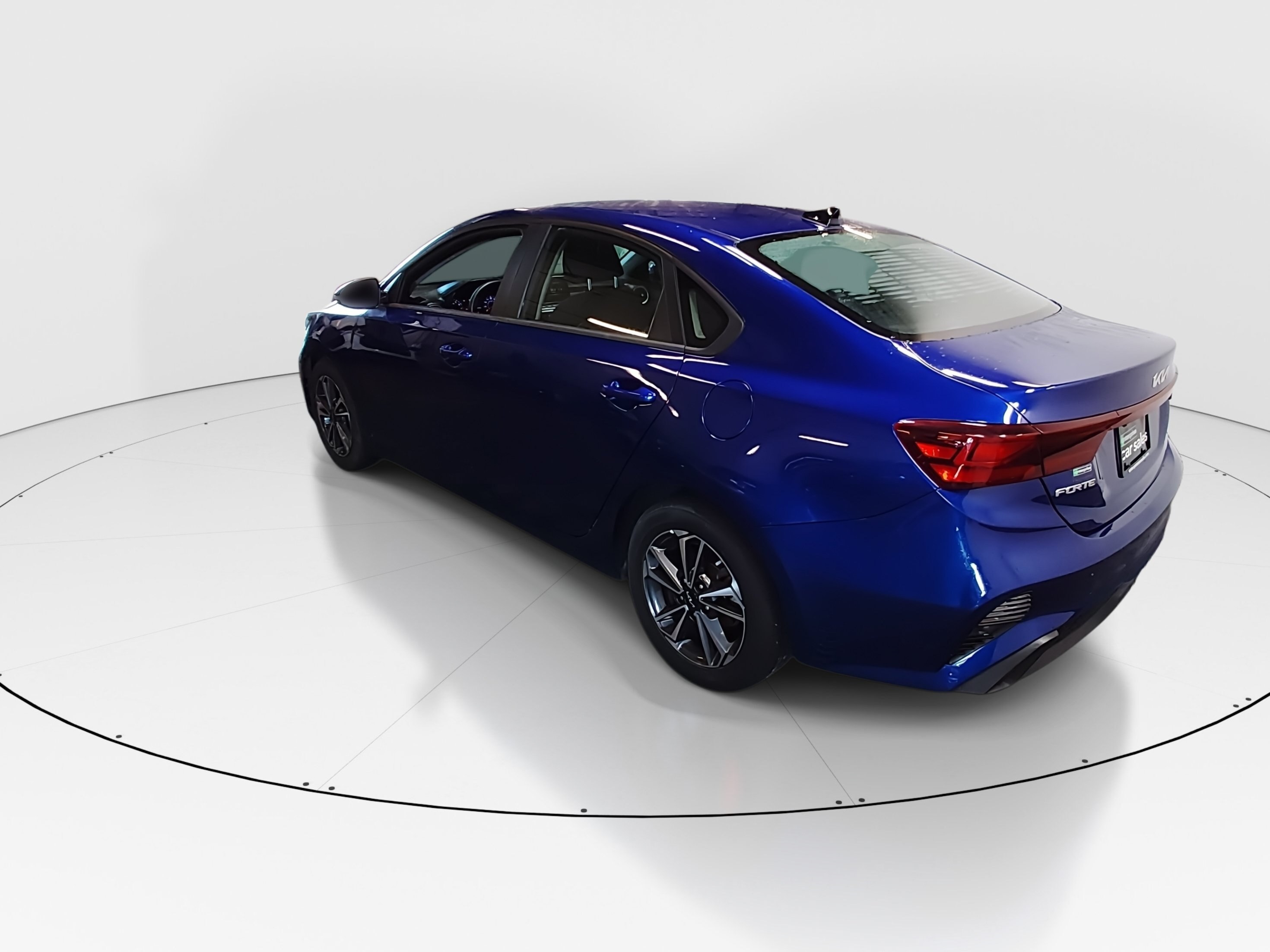 2024 Kia Forte LXS - Photo 5