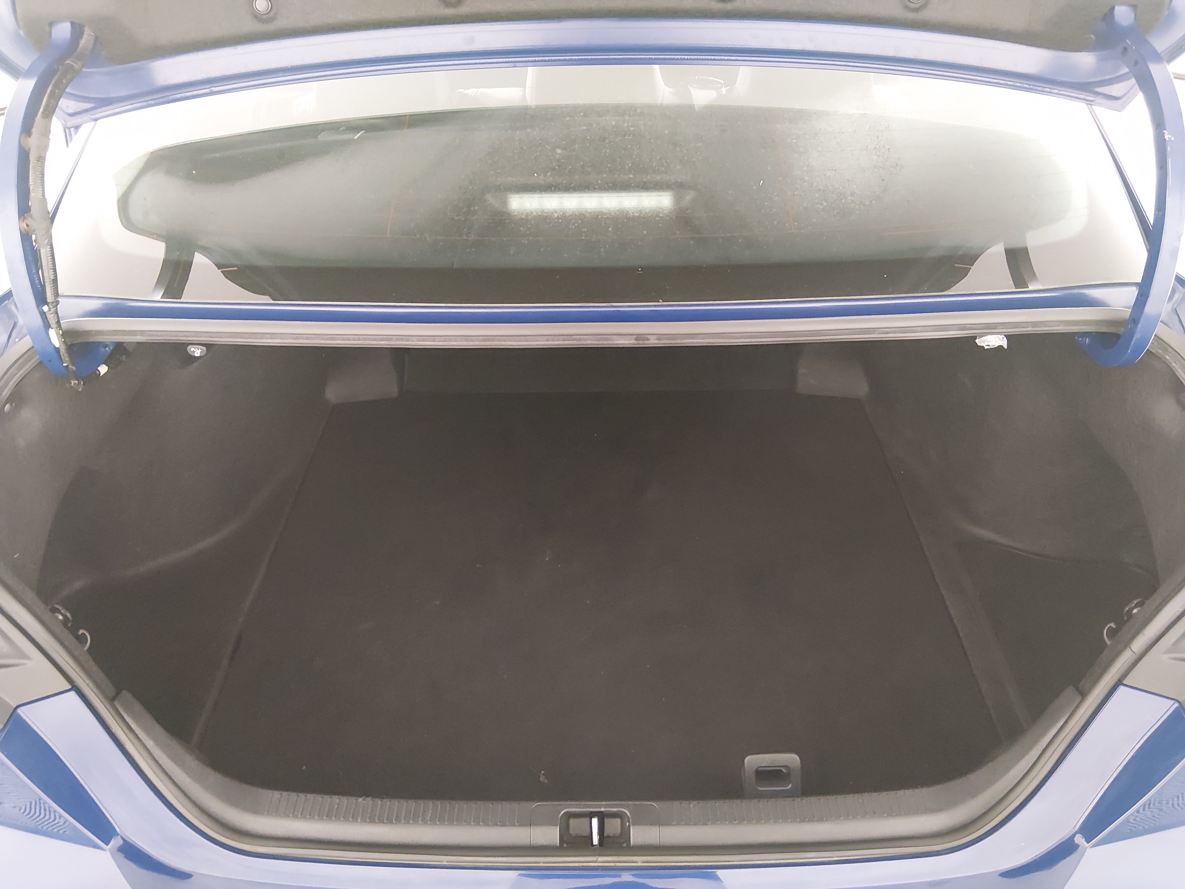 2025 Toyota Camry LE - Photo 11
