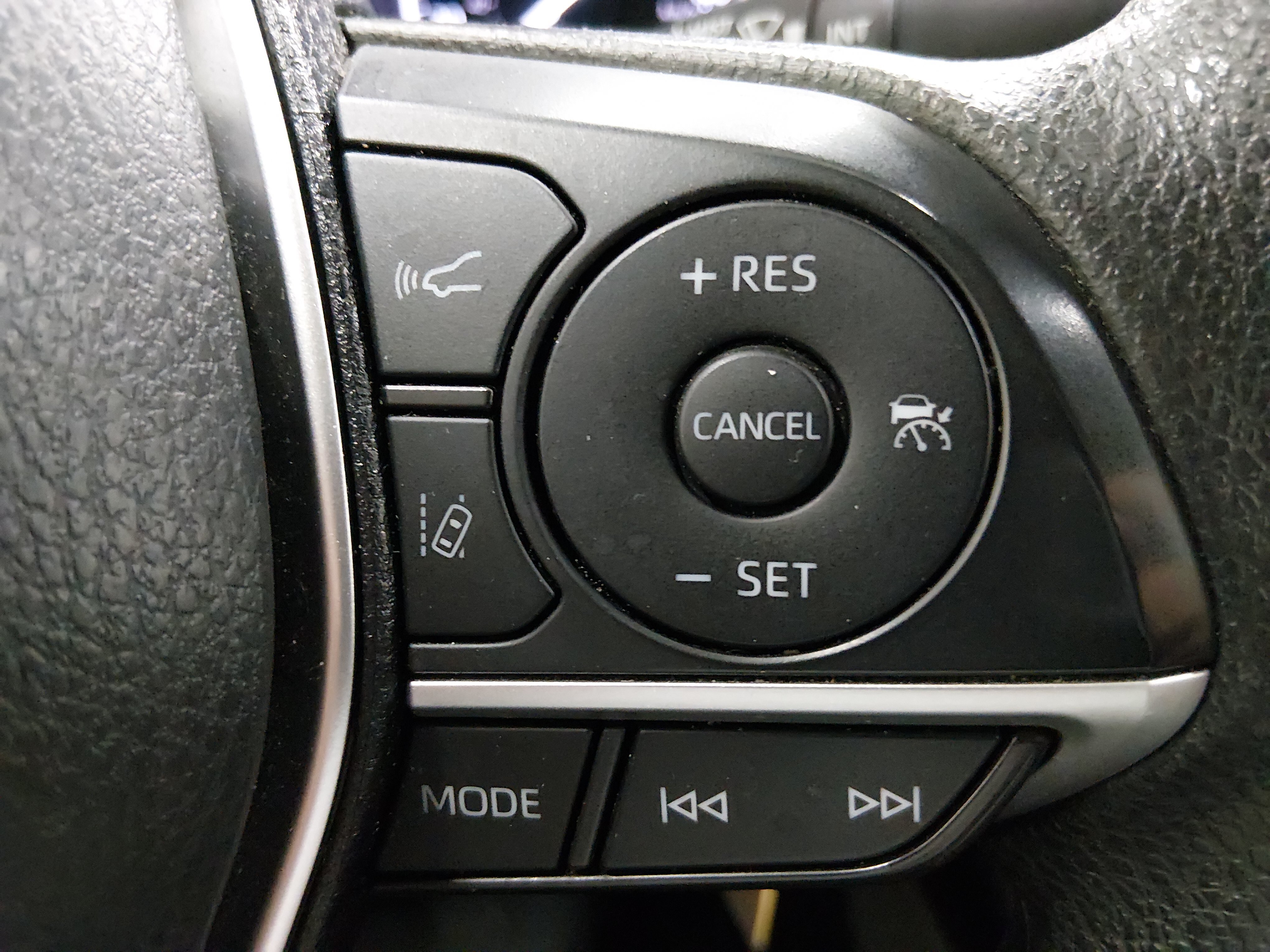 2024 Toyota Camry LE - Photo 18