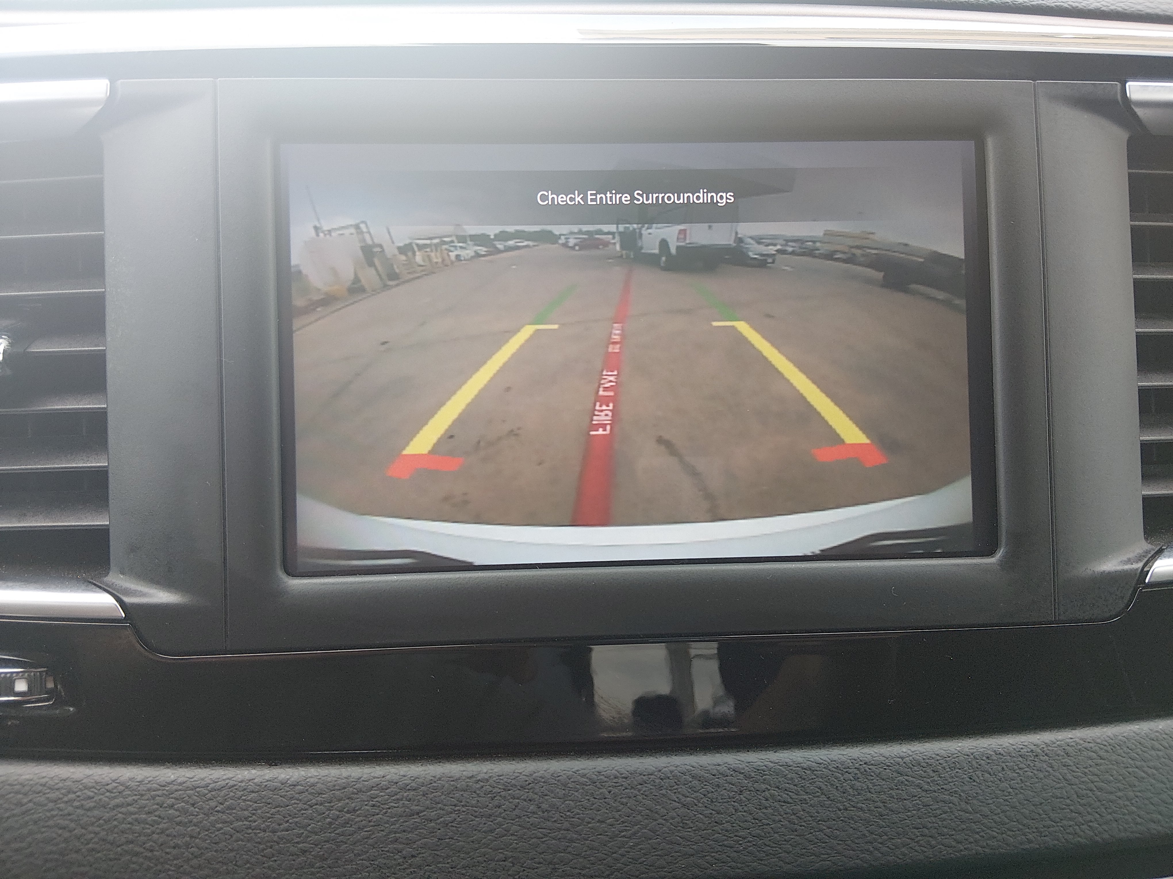 2023 Chrysler Voyager LX - Photo 16