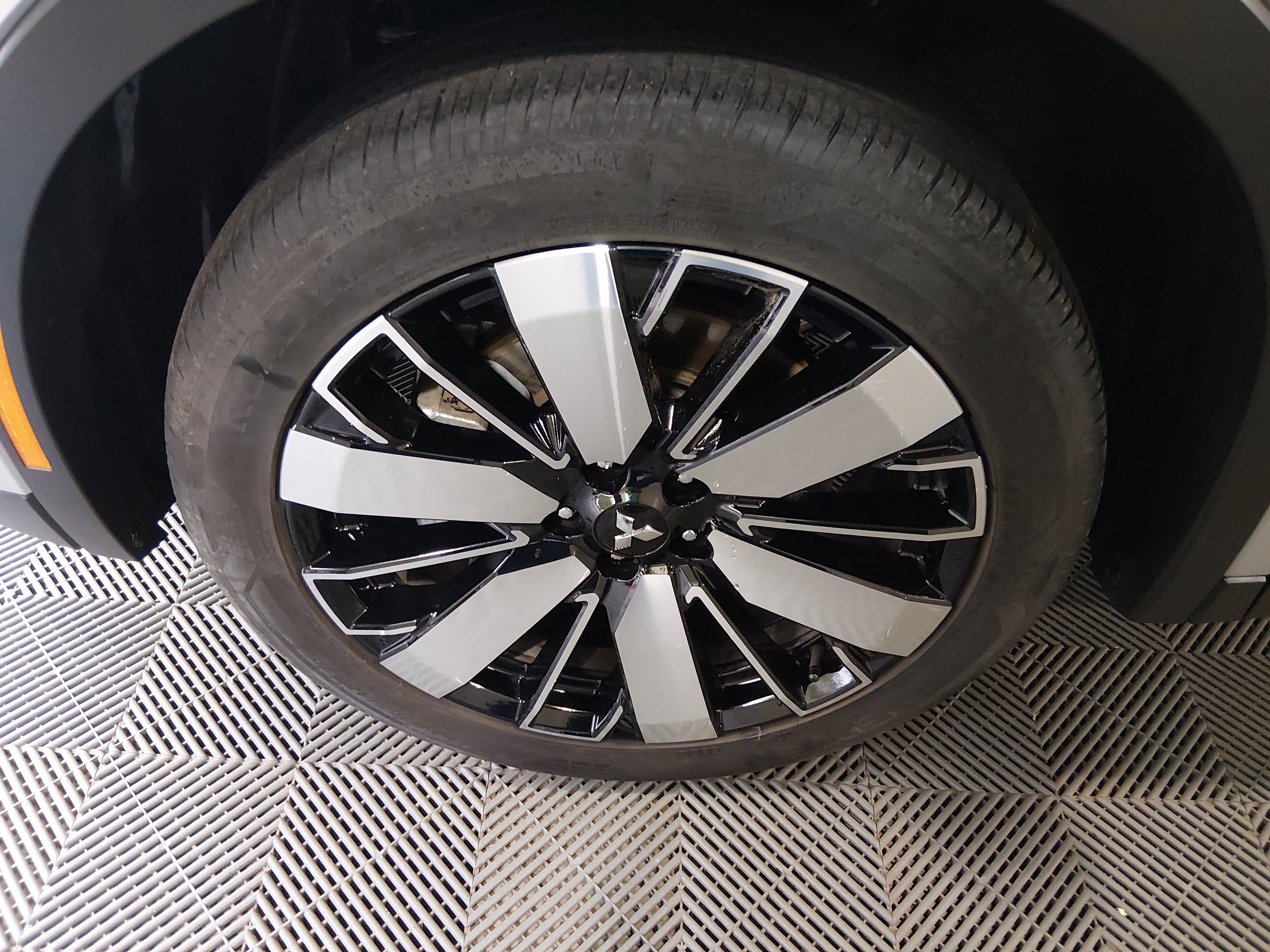 2025 Mitsubishi Outlander SE - Photo 10