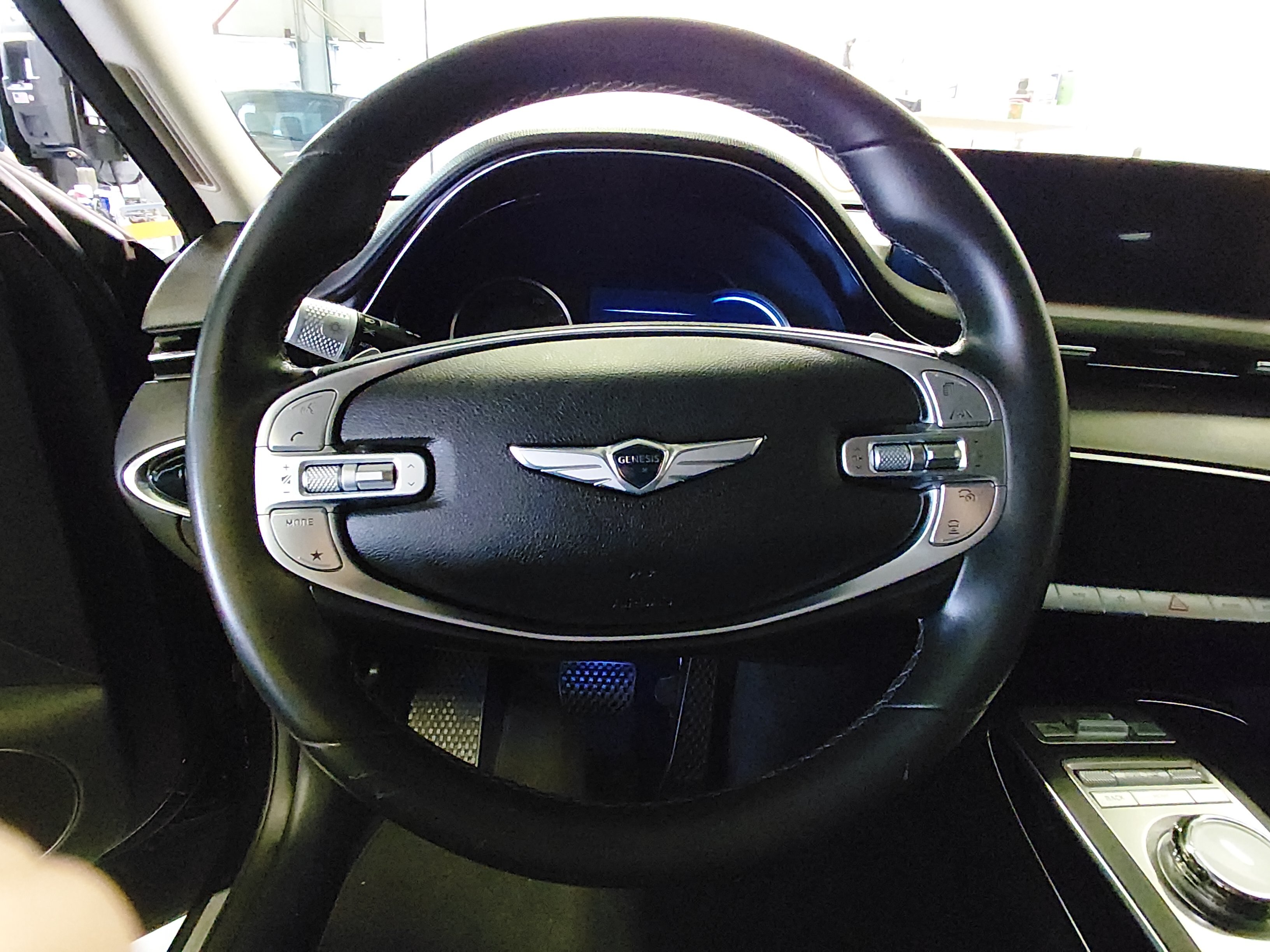 2025 GENESIS GV70 Standard - Photo 12
