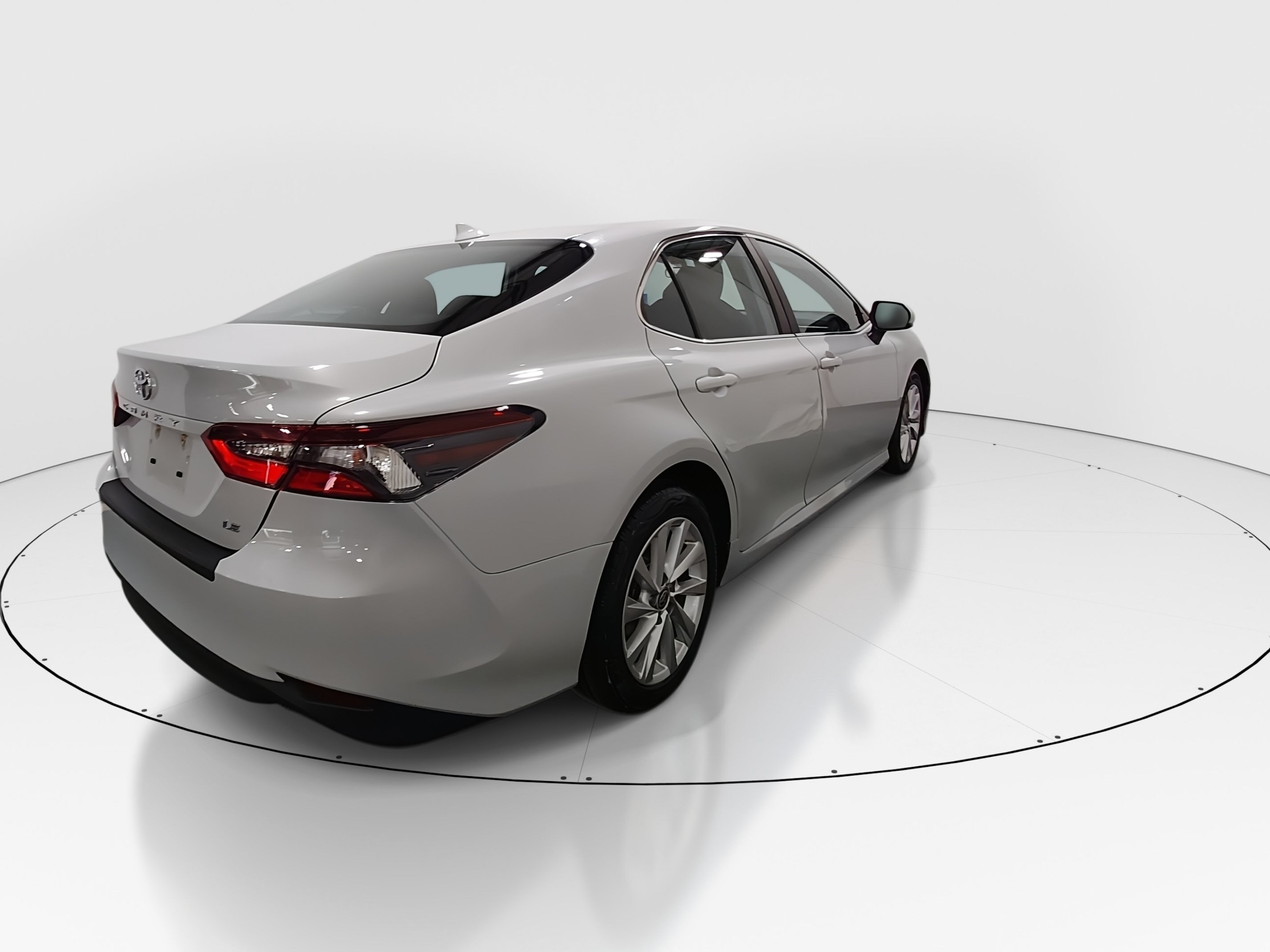2023 Toyota Camry LE - Photo 7