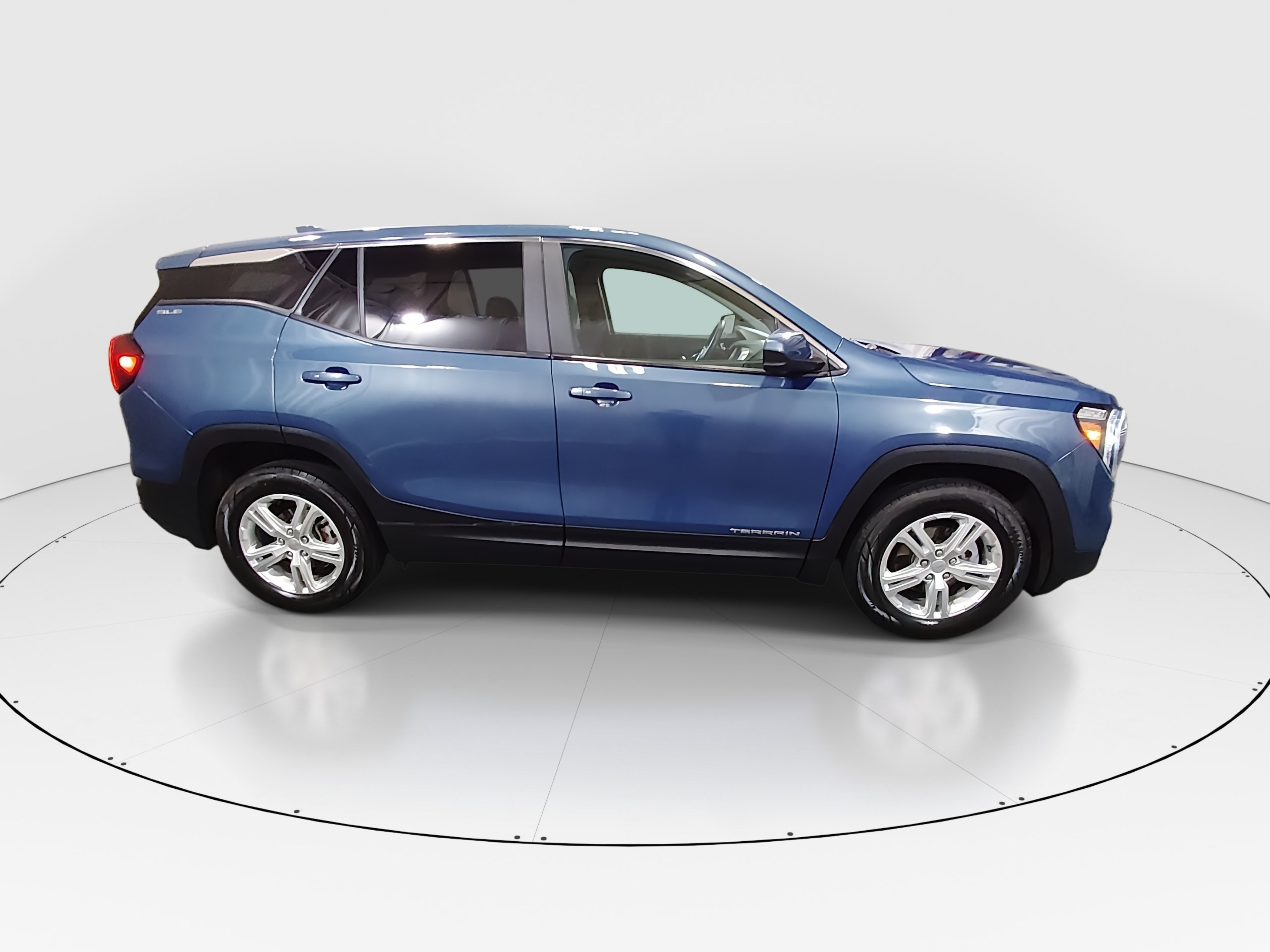 2024 GMC Terrain SLE - Photo 8