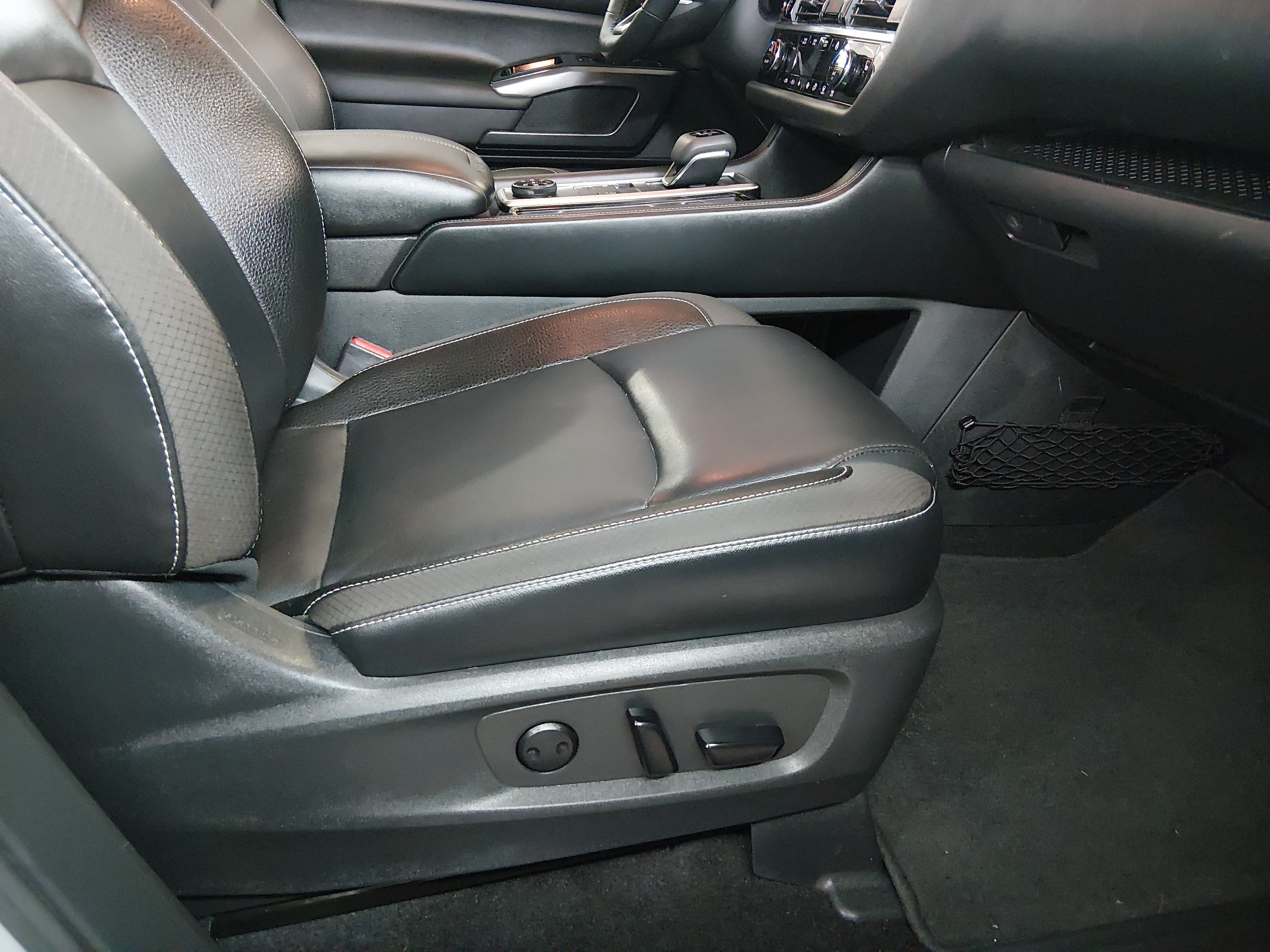 2024 Nissan Pathfinder SL - Photo 17