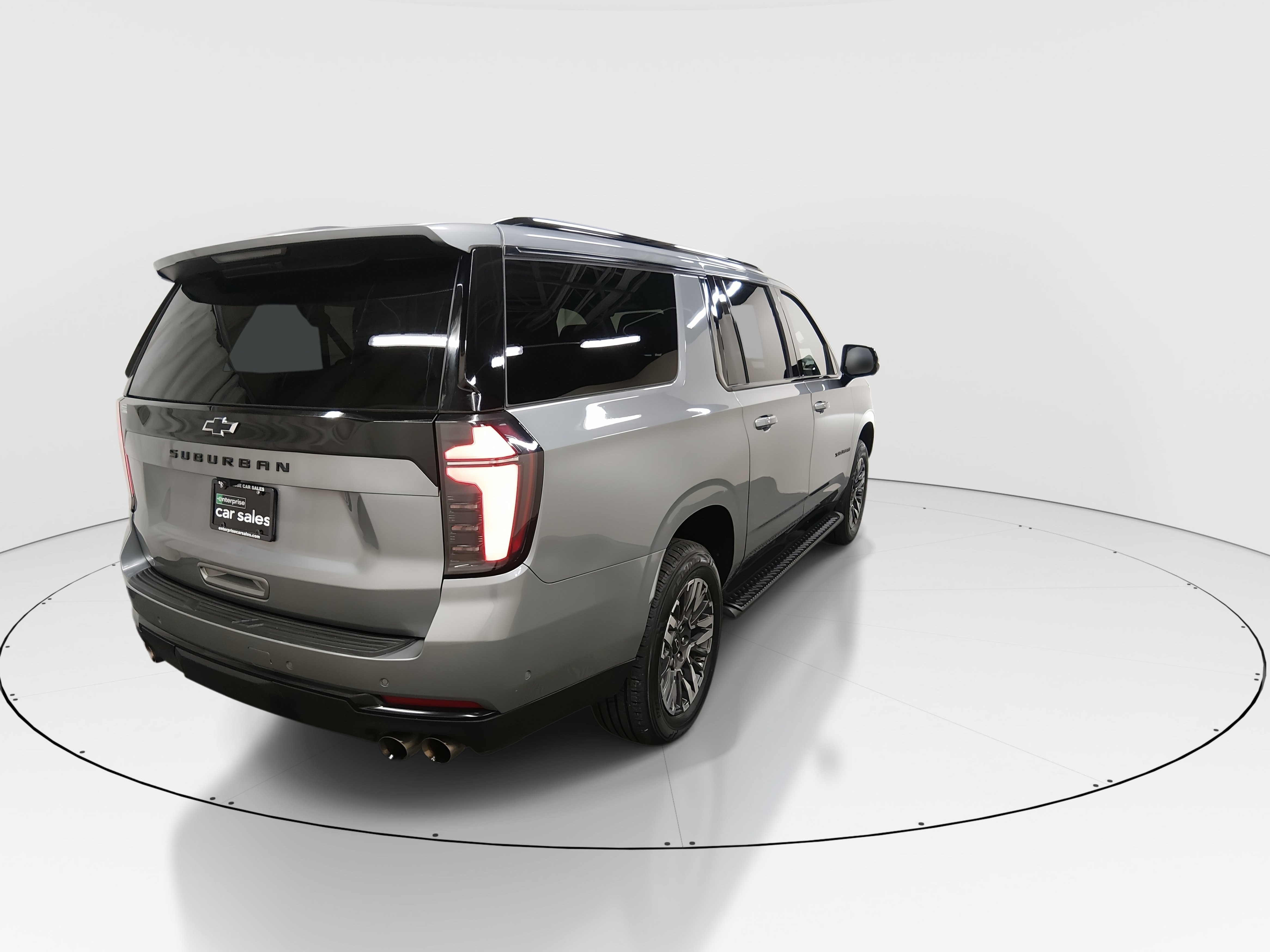 2025 Chevrolet Suburban Z71 - Photo 7