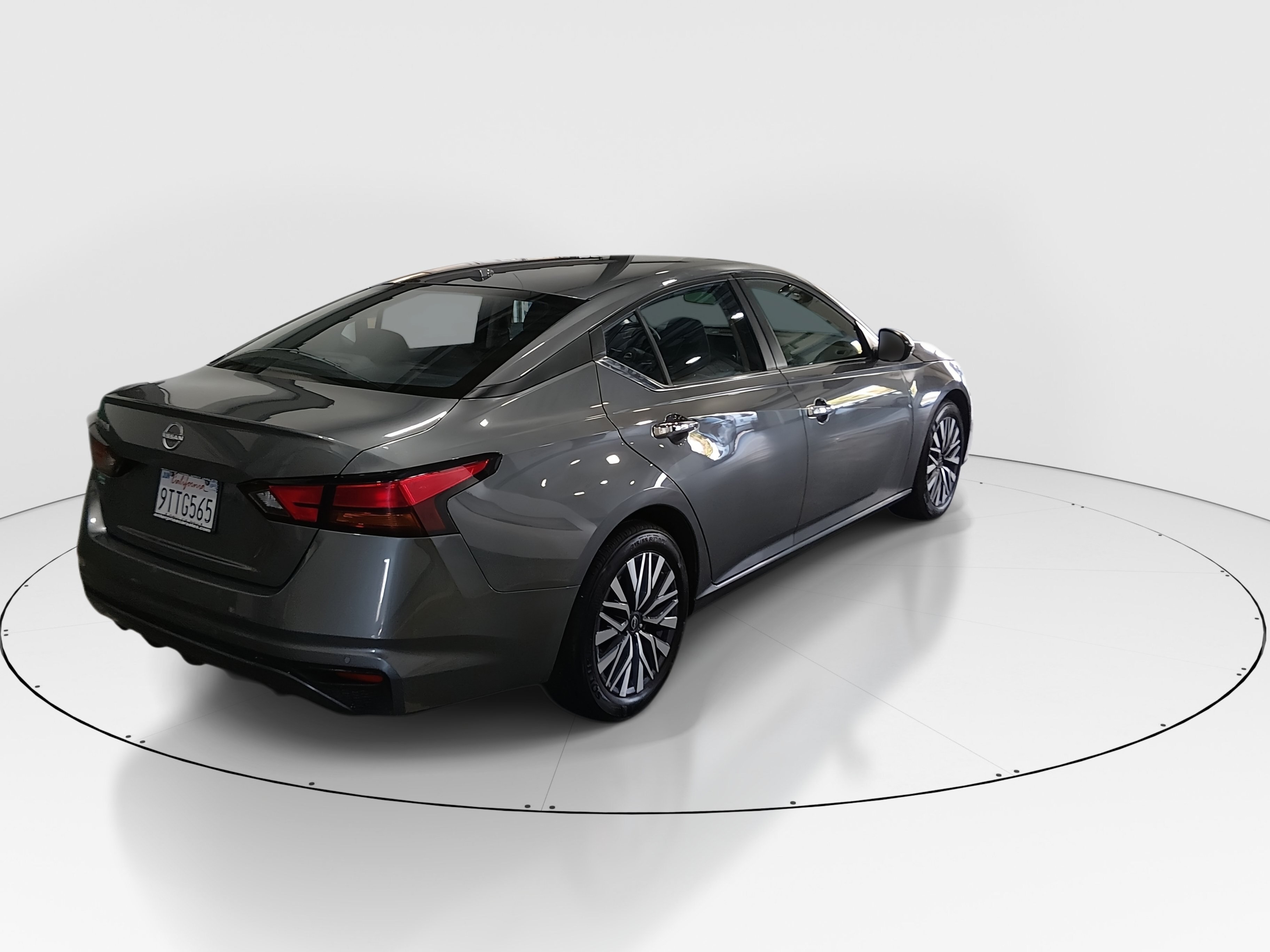 2025 Nissan Altima SV - Photo 7
