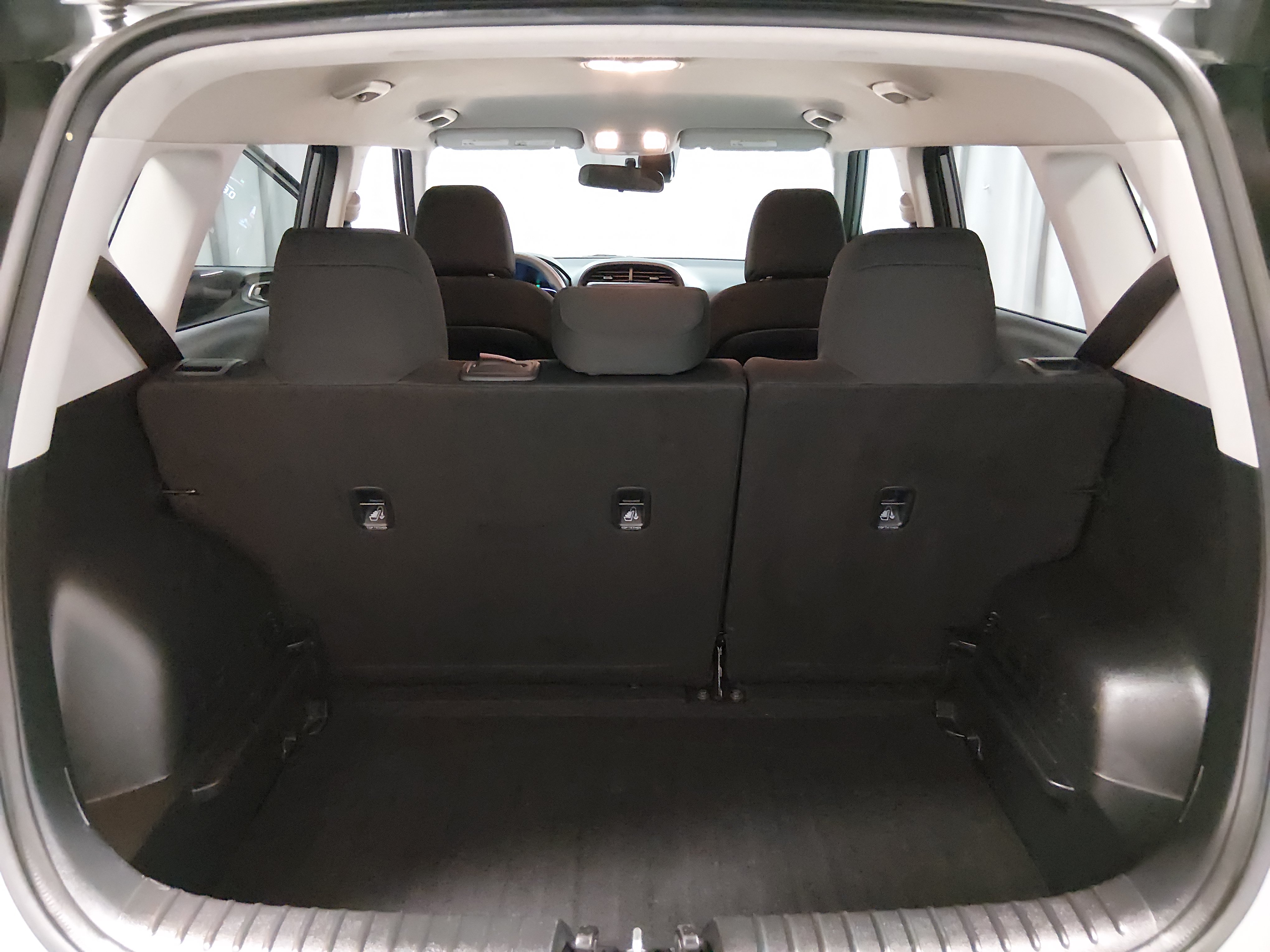 2024 Kia Soul LX - Photo 11
