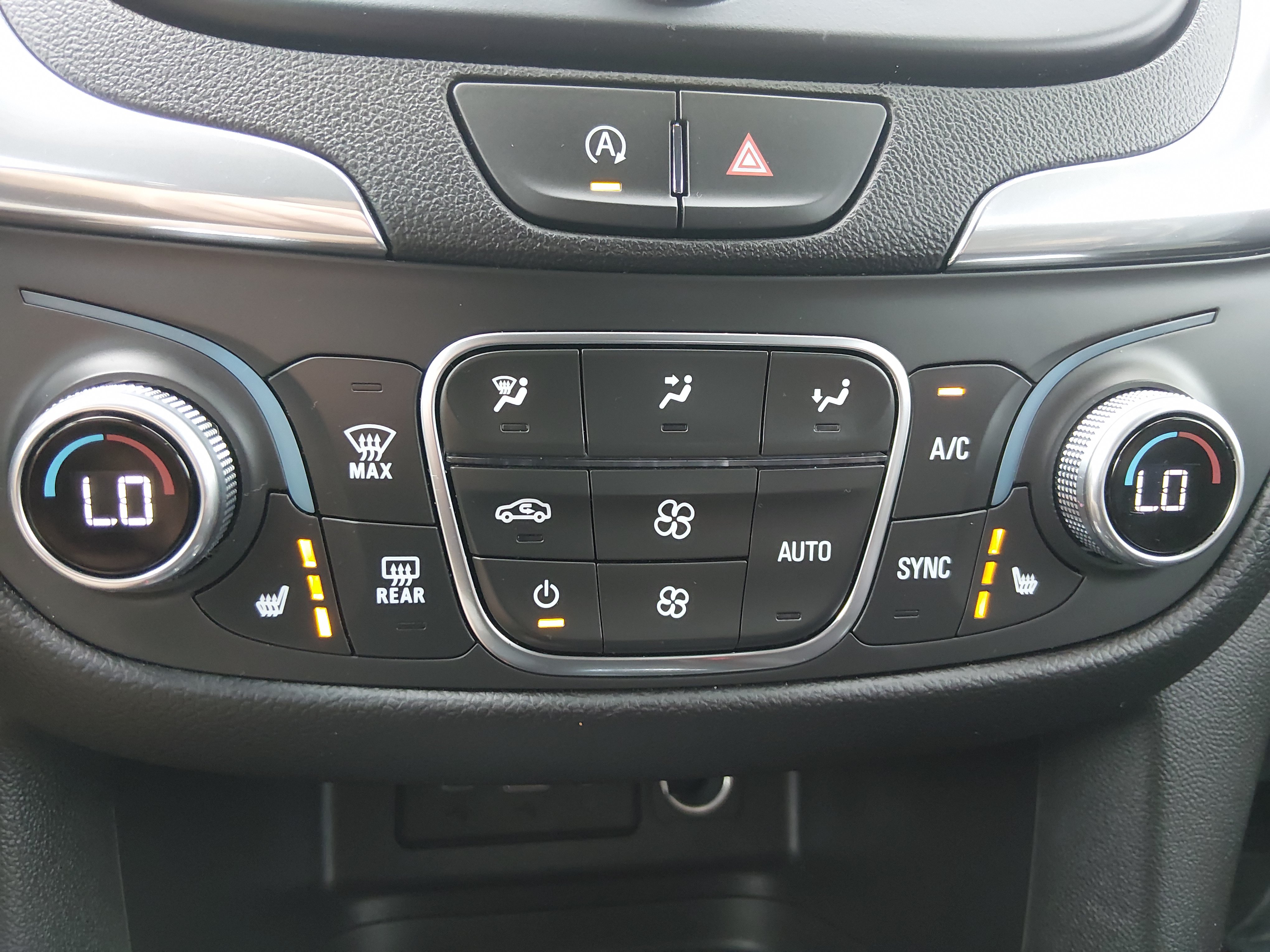 2024 Chevrolet Equinox LT - Photo 17