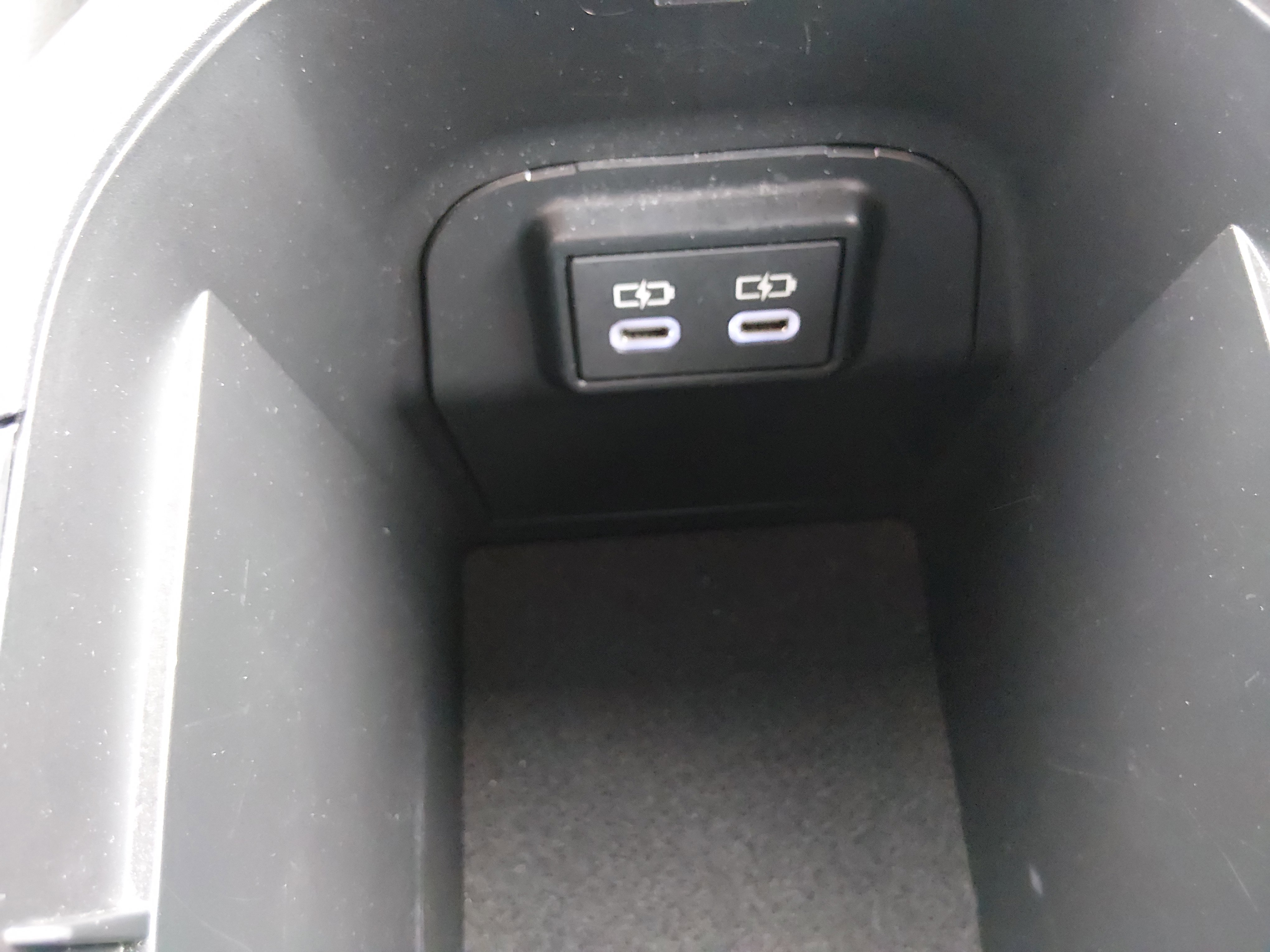 2023 Toyota RAV4 LE - Photo 19