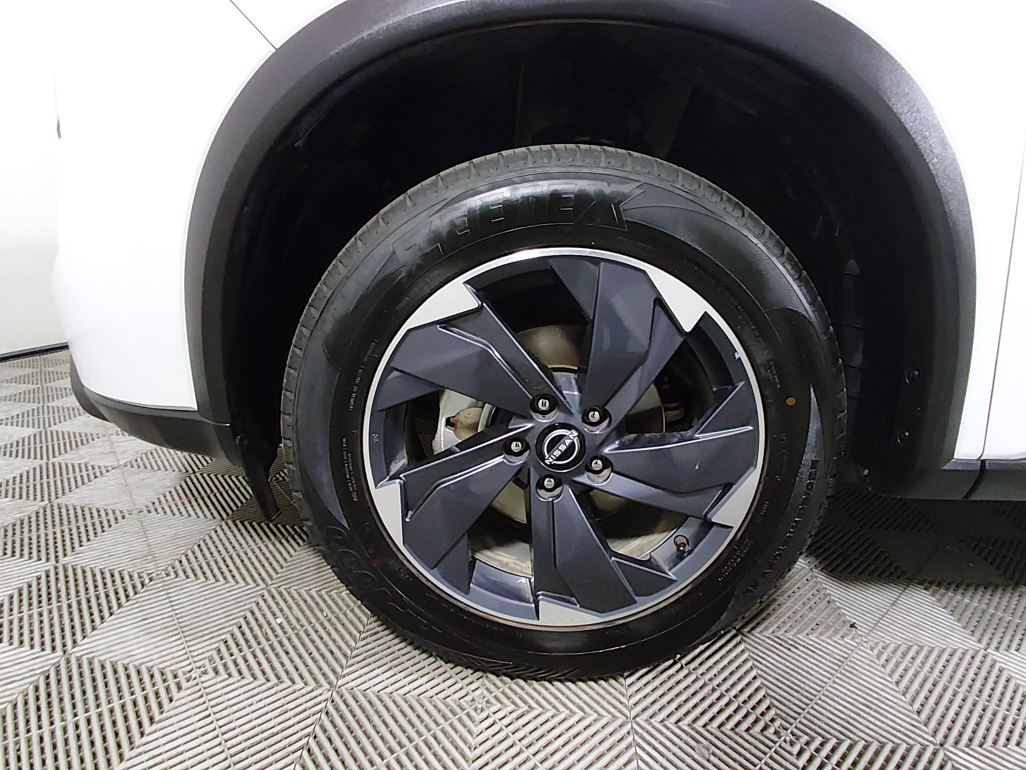 2024 Nissan Rogue SV - Photo 10