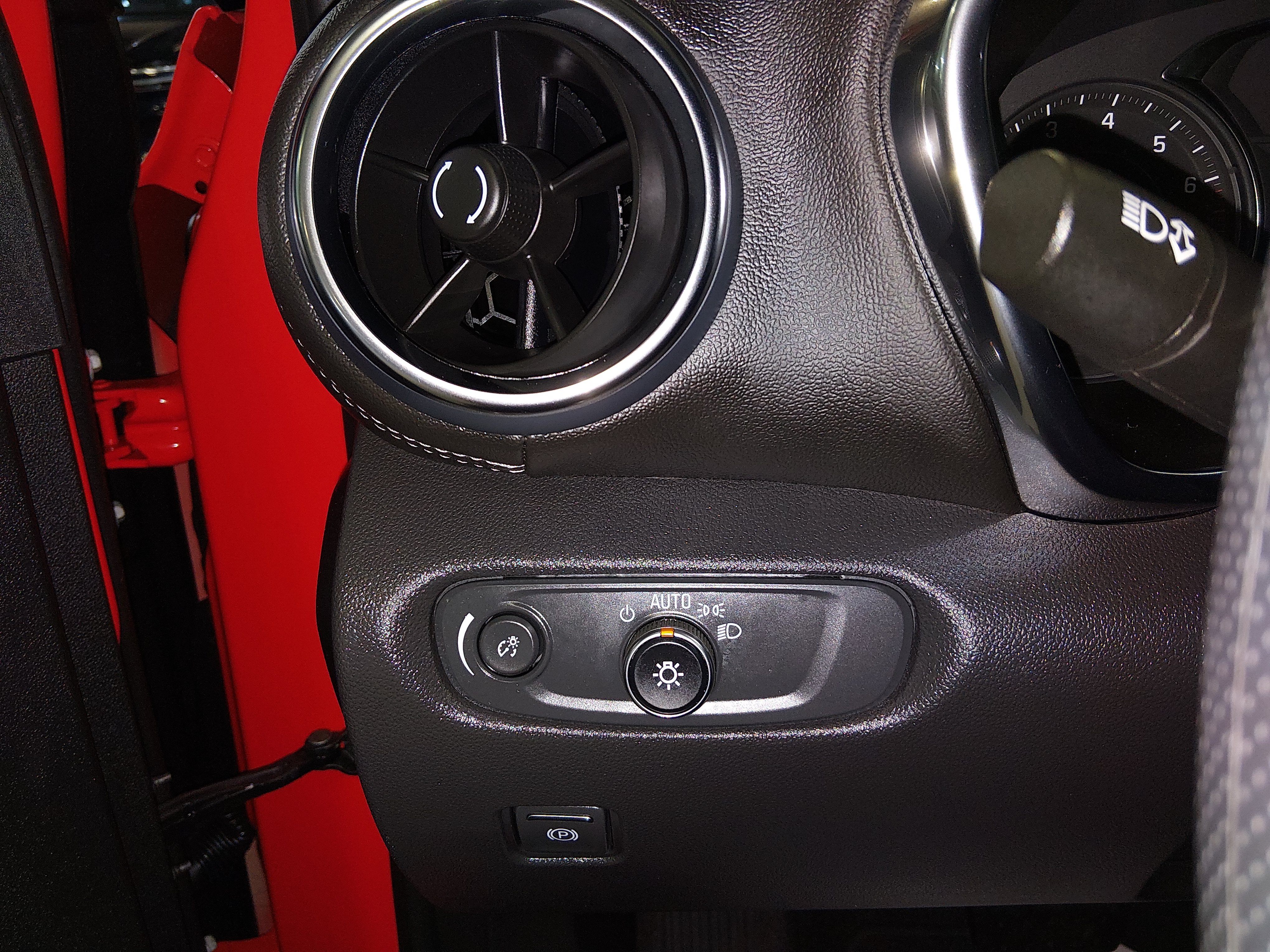 2025 Chevrolet Blazer 2LT - Photo 13