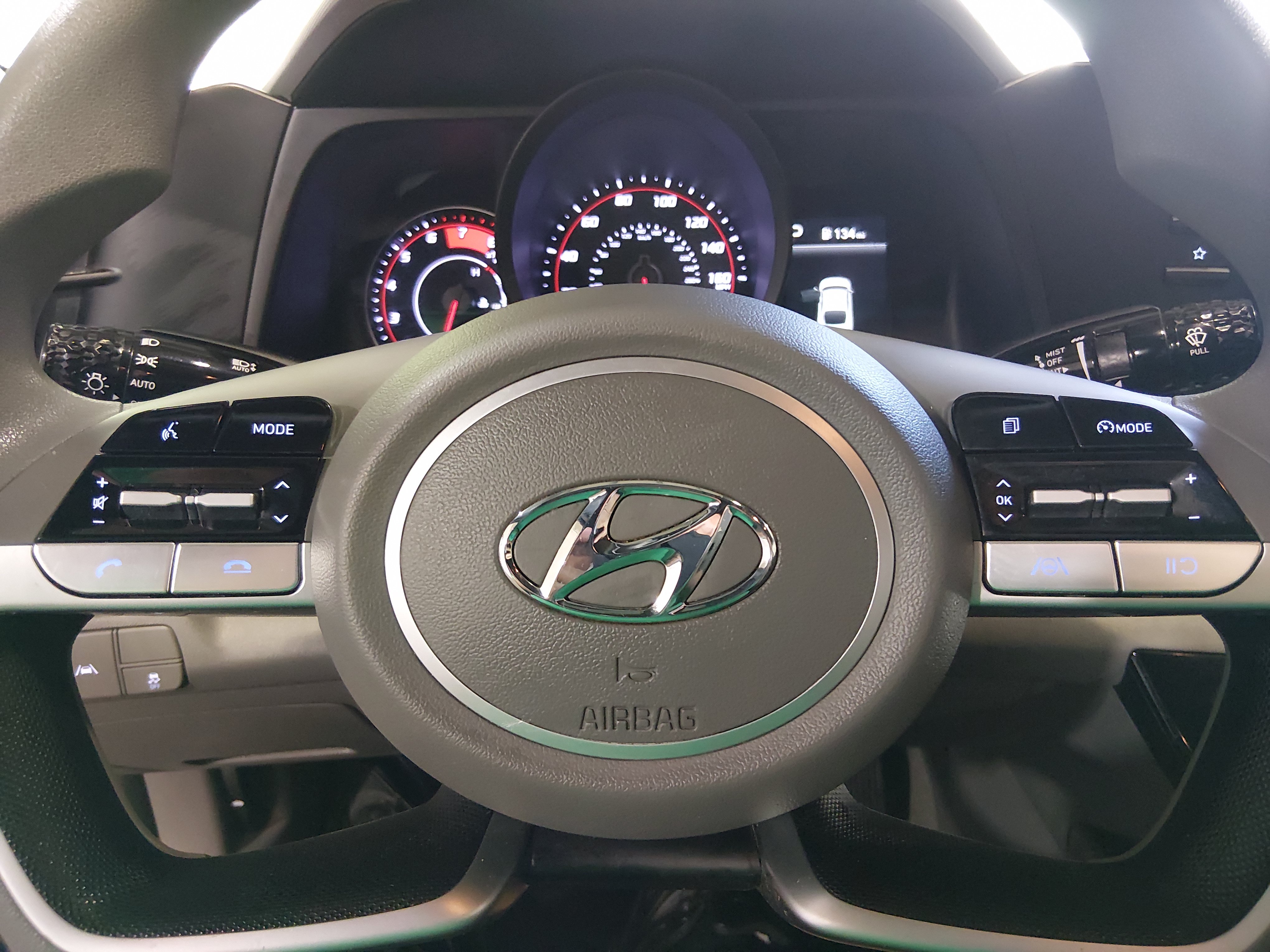 2023 Hyundai Elantra SEL - Photo 12
