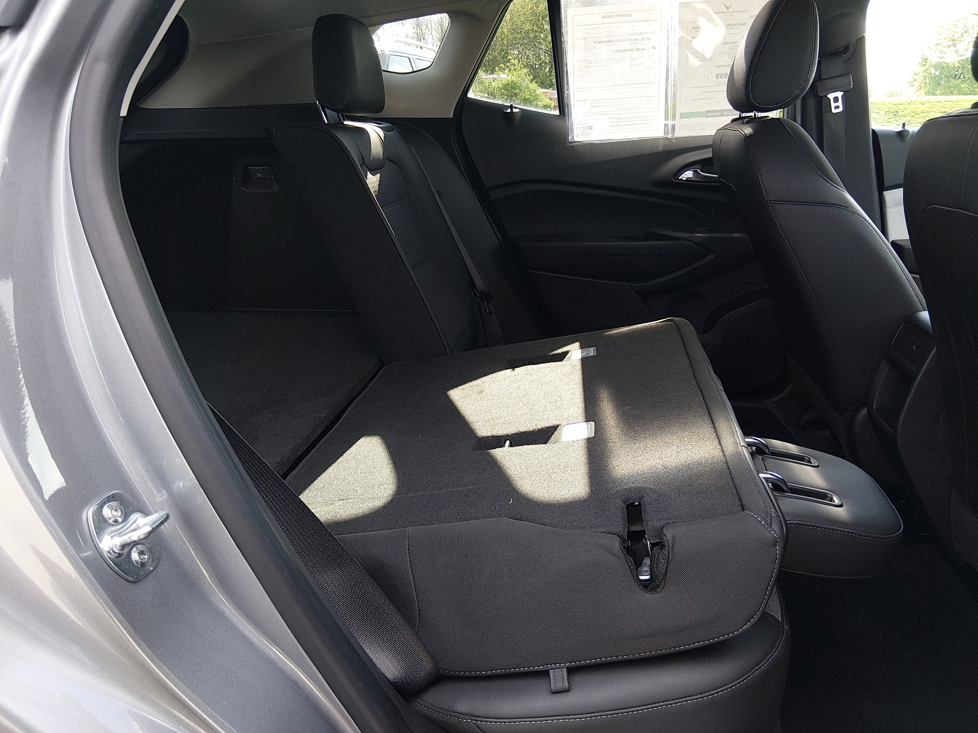 2025 Chevrolet Trax LT - Photo 17