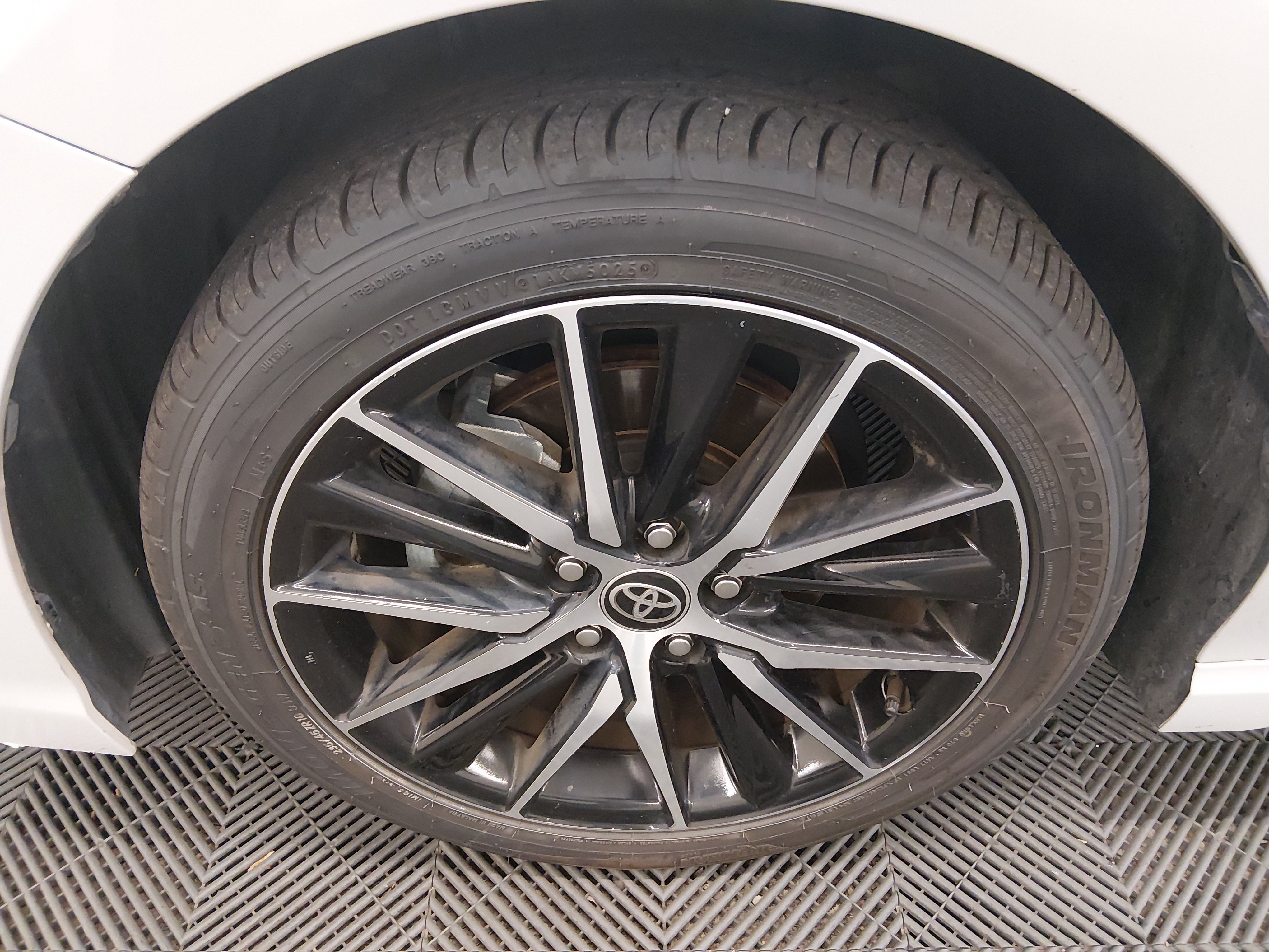 2024 Toyota Camry SE - Photo 10