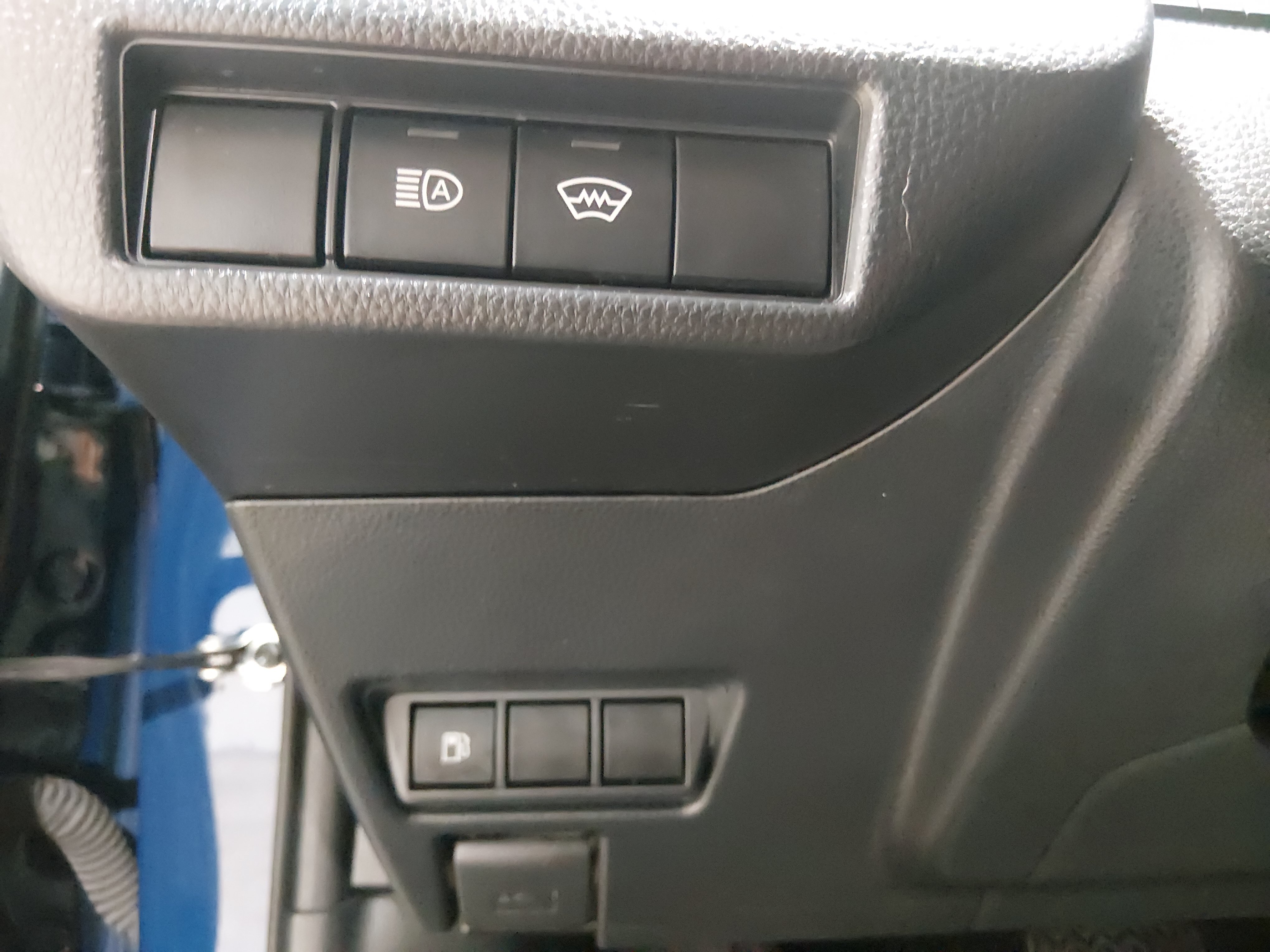 2024 Toyota Prius LE - Photo 13
