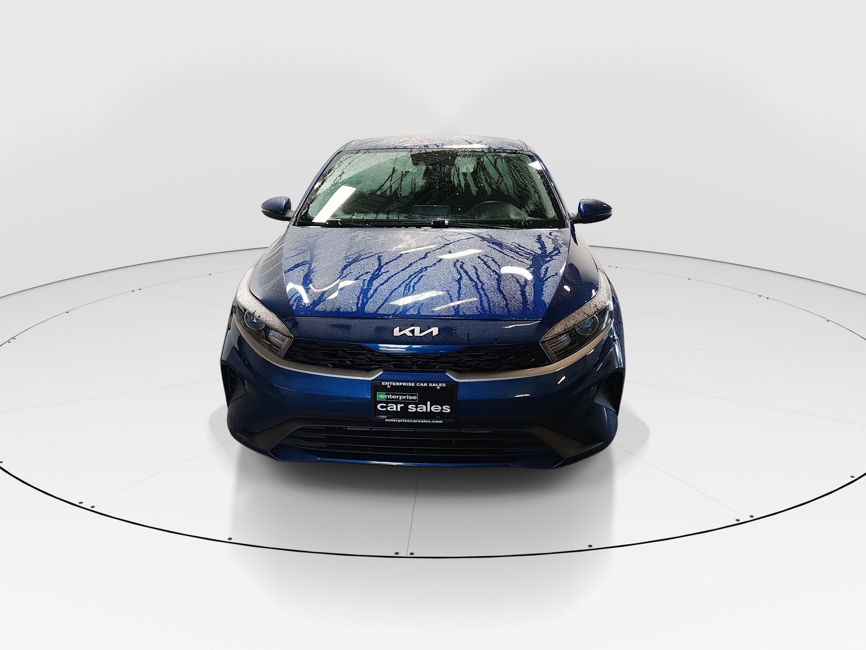 2024 Kia Forte LXS - Photo 2