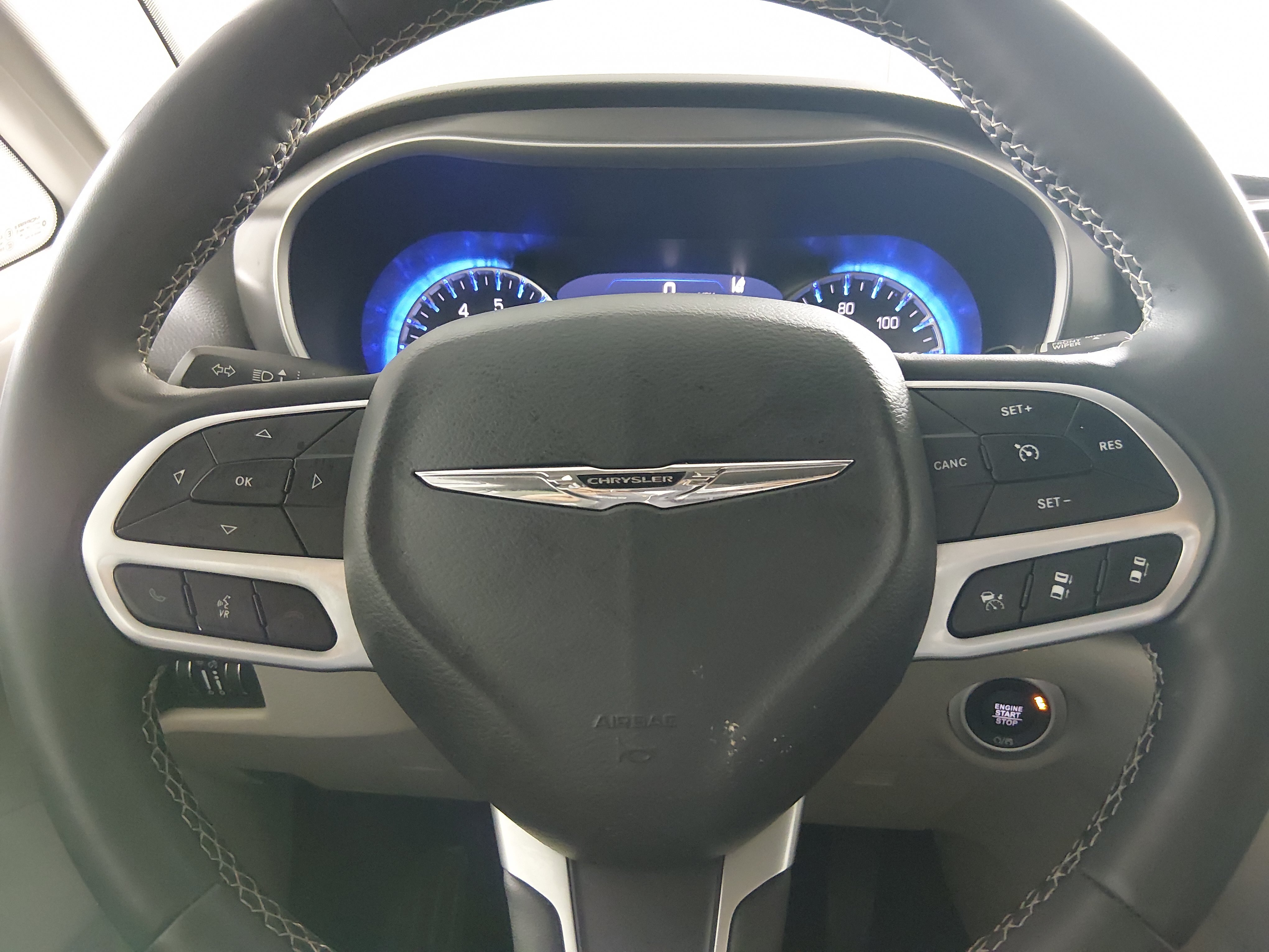2023 Chrysler Pacifica Touring L - Photo 12