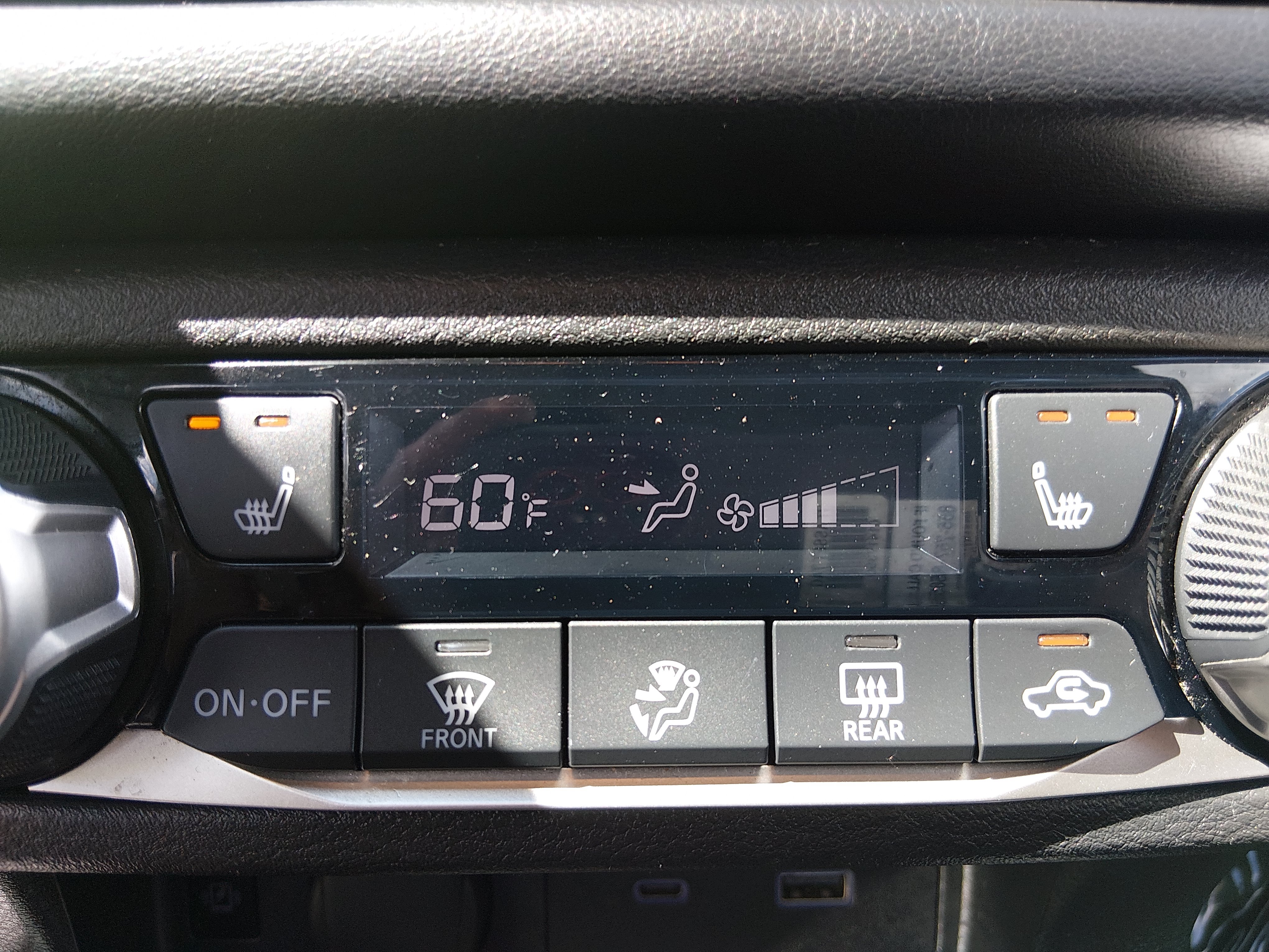 2024 Nissan Versa Sedan SR - Photo 17