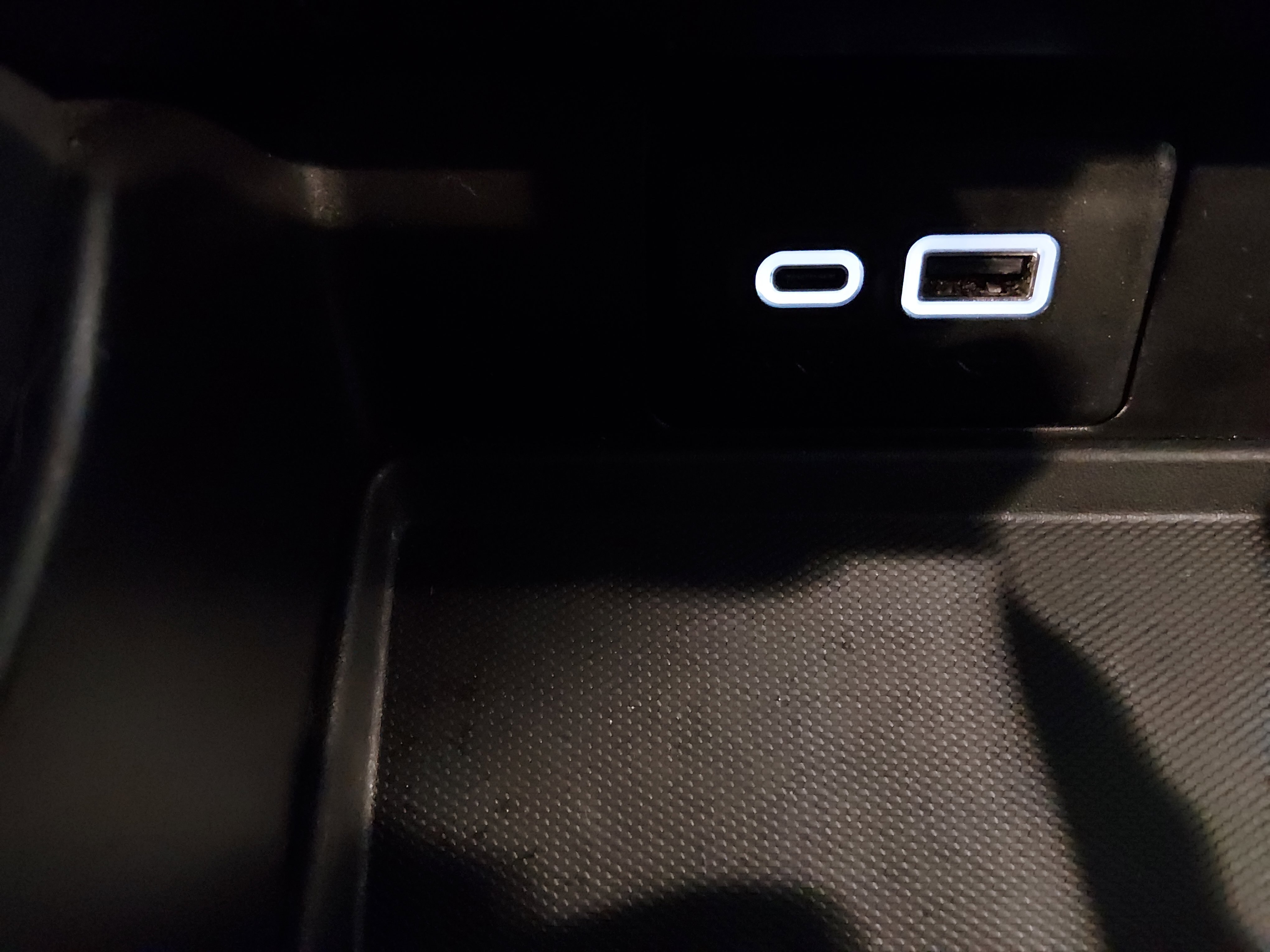 2024 Chevrolet Suburban LT - Photo 20