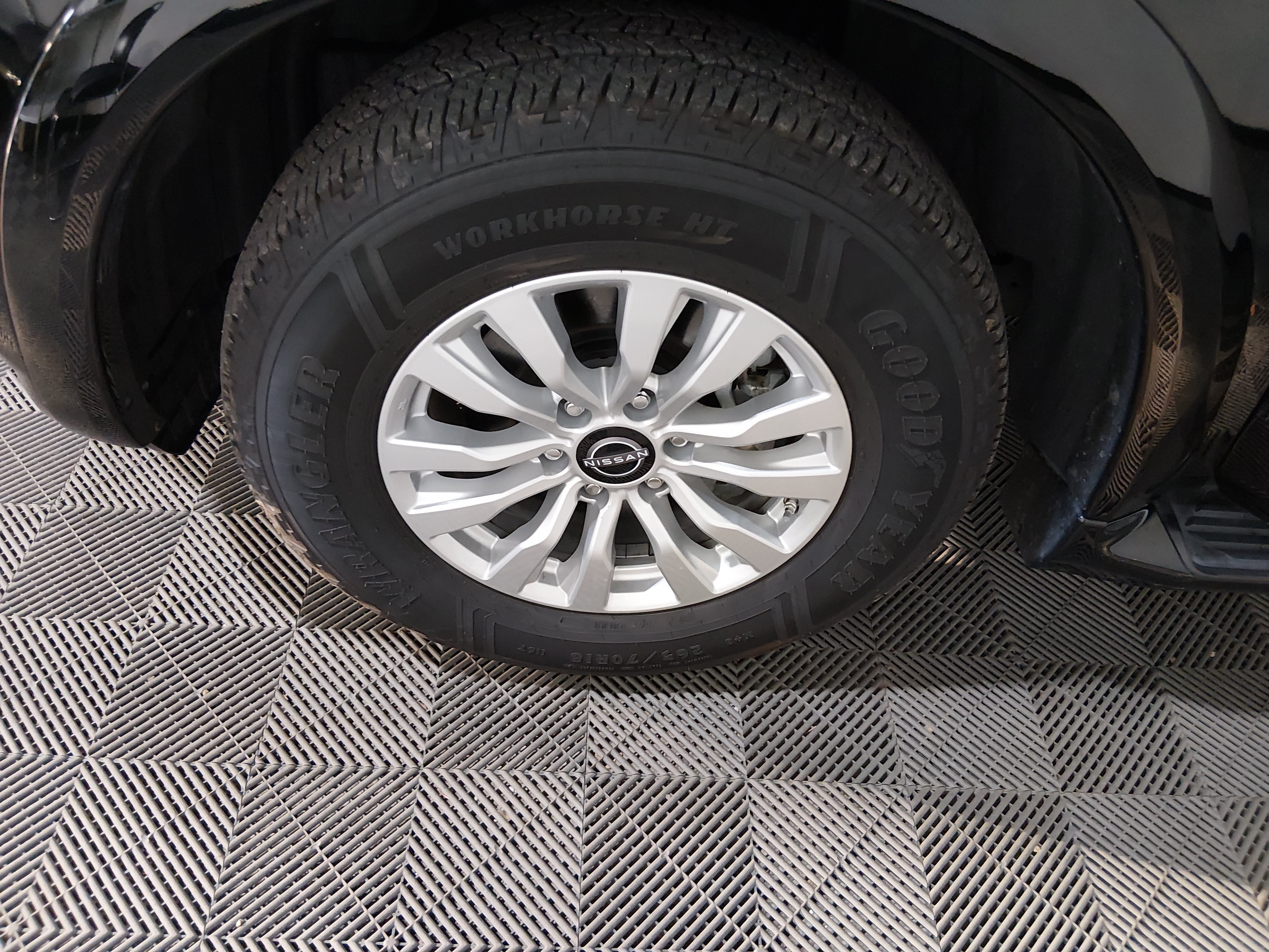 2024 Nissan Armada SV - Photo 10