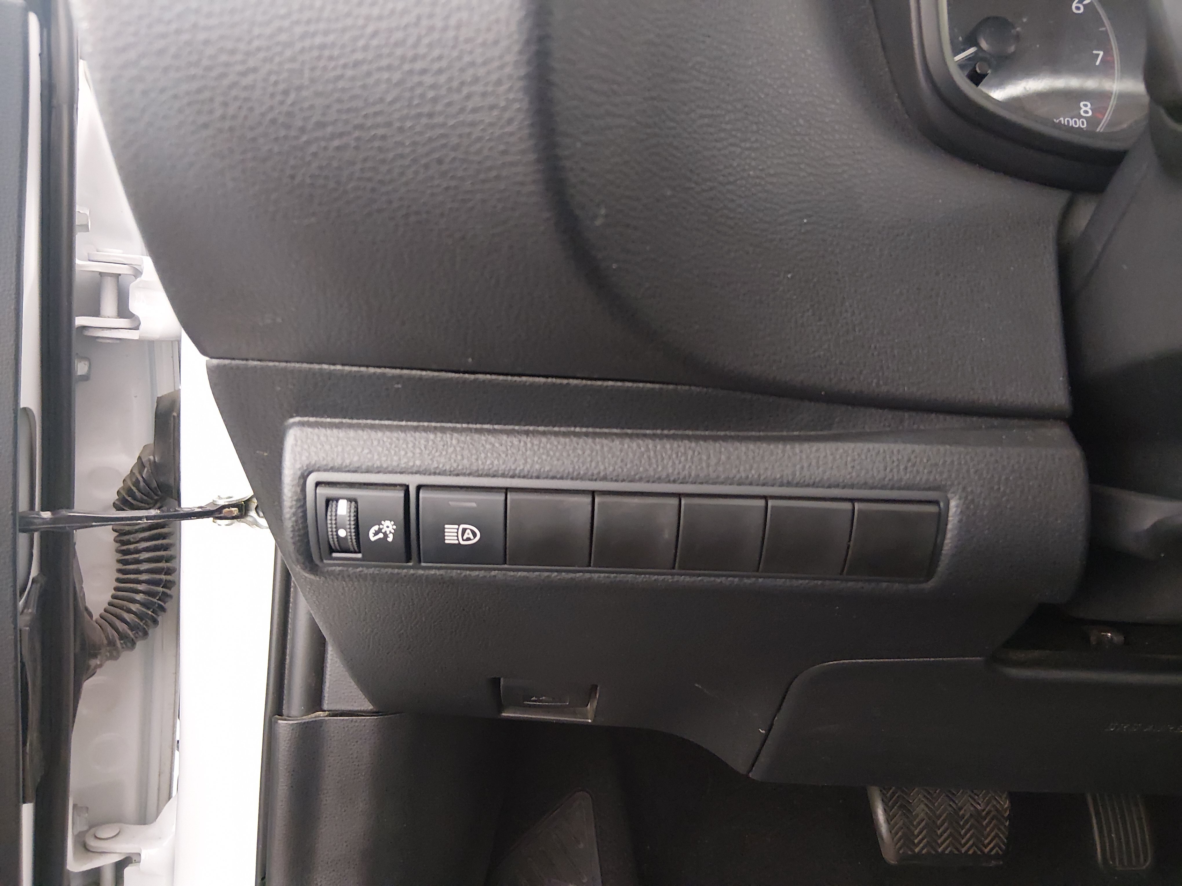 2024 Toyota Corolla LE - Photo 13