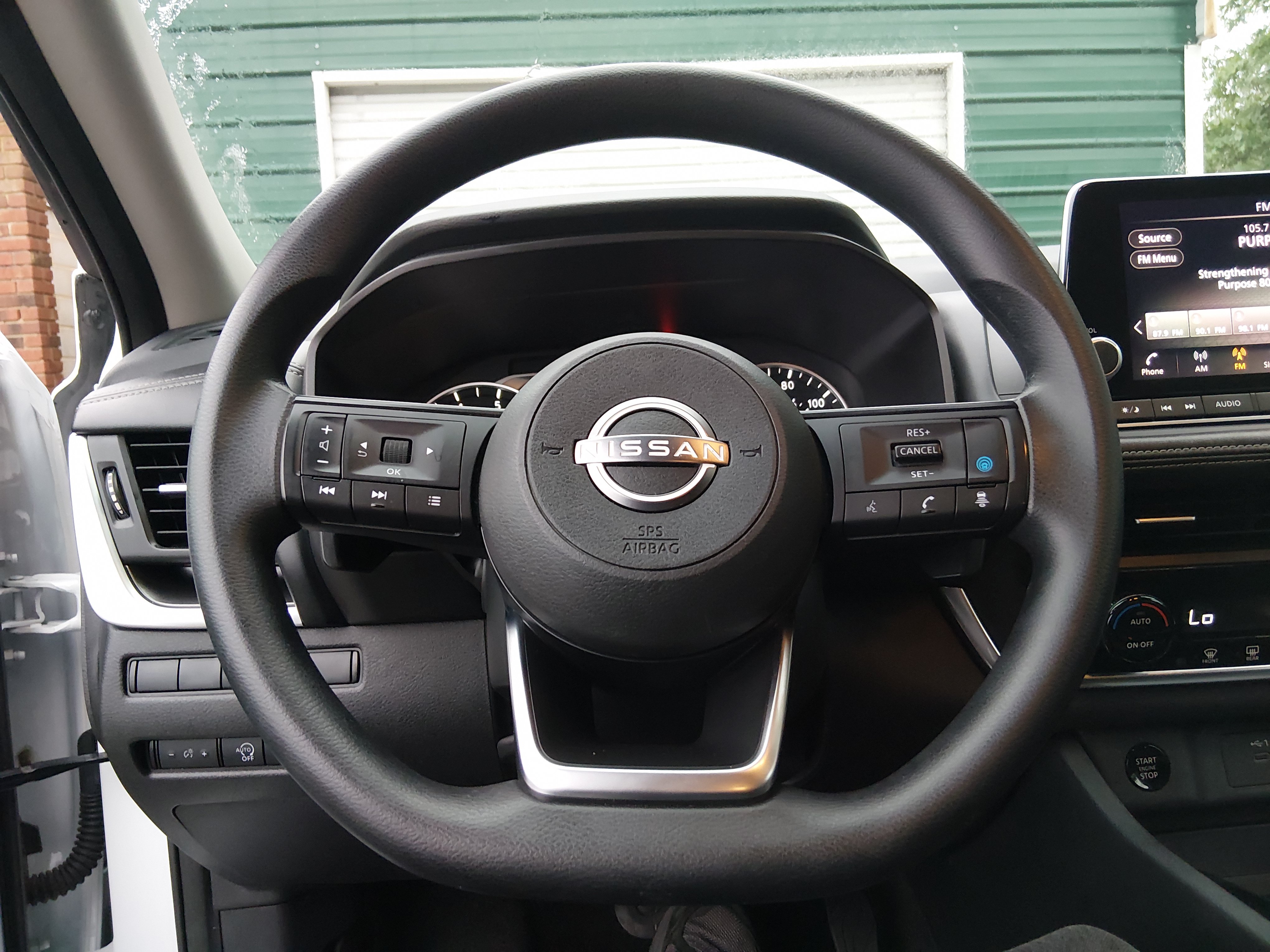 2024 Nissan Rogue SV - Photo 12