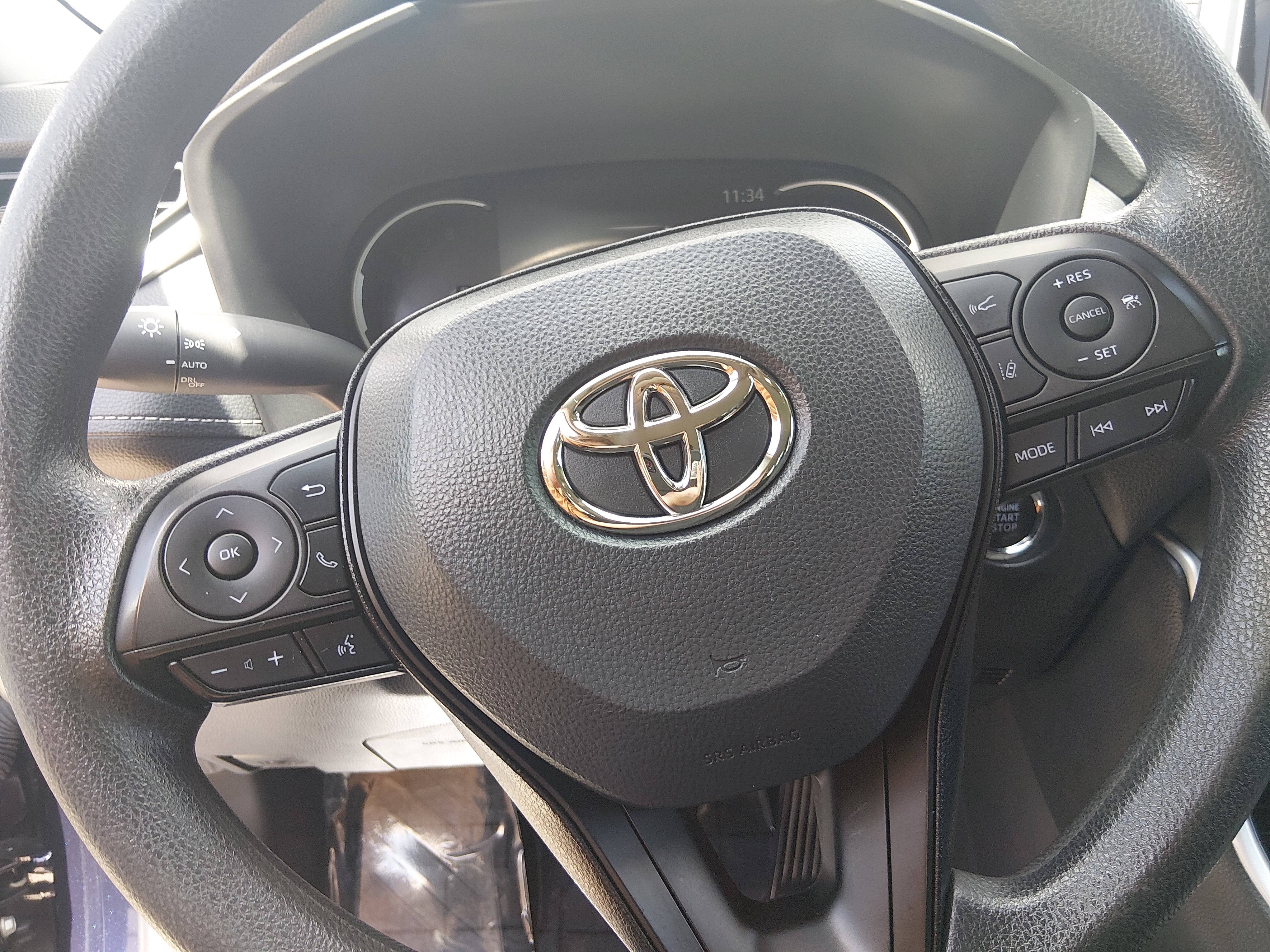 2024 Toyota RAV4 XLE - Photo 12