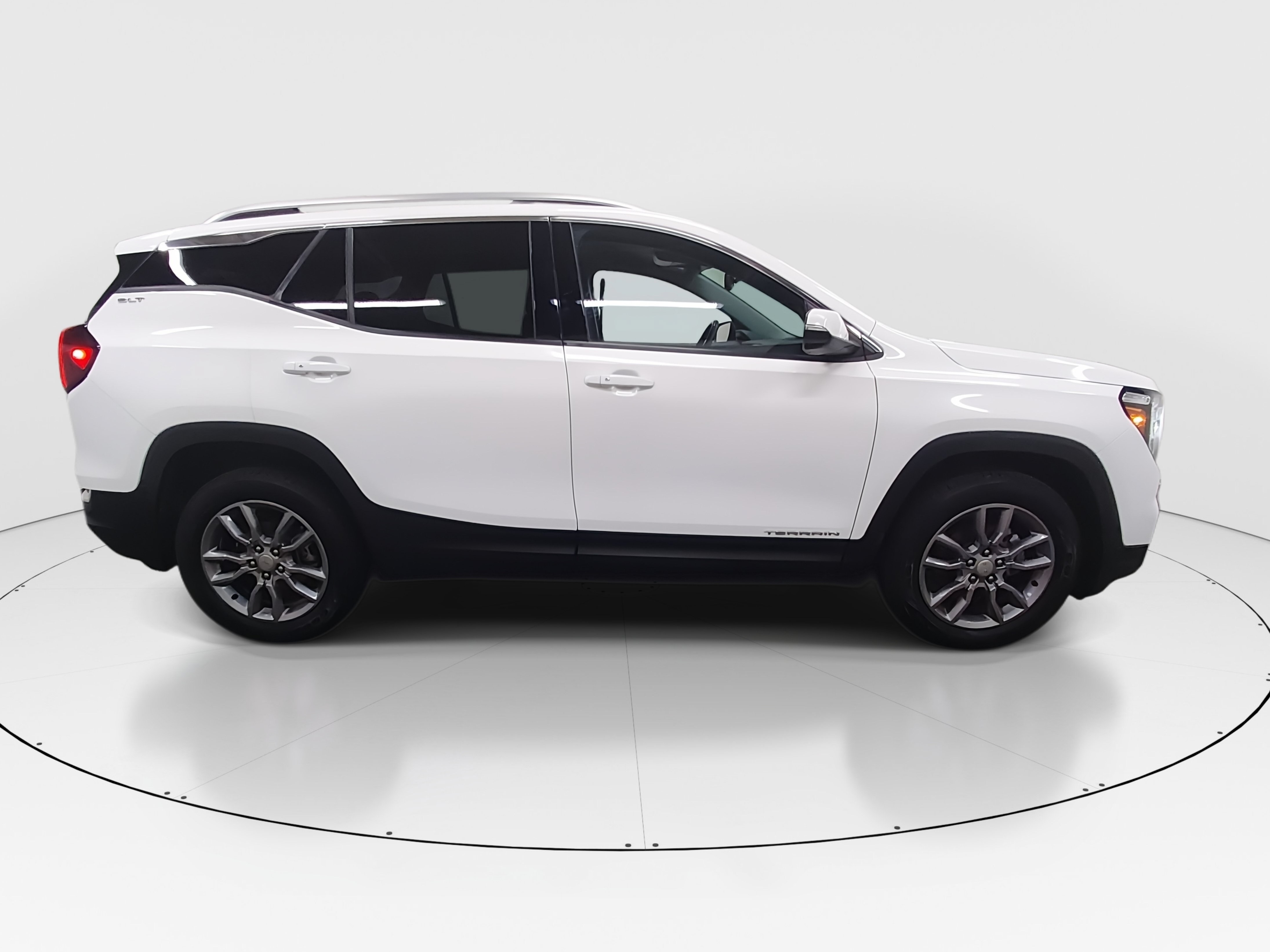 2024 GMC Terrain SLT - Photo 8