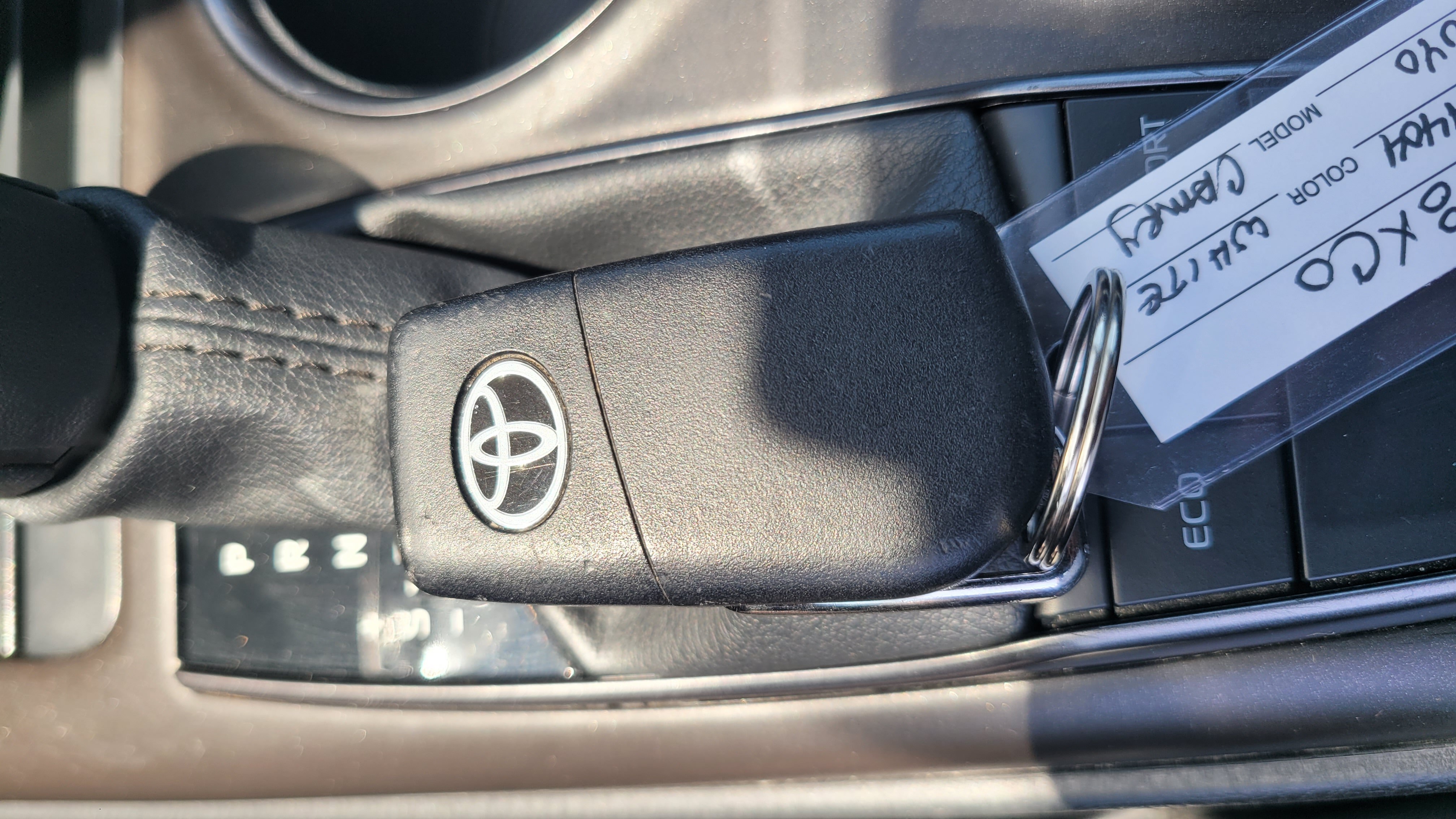2024 Toyota Camry SE - Photo 18